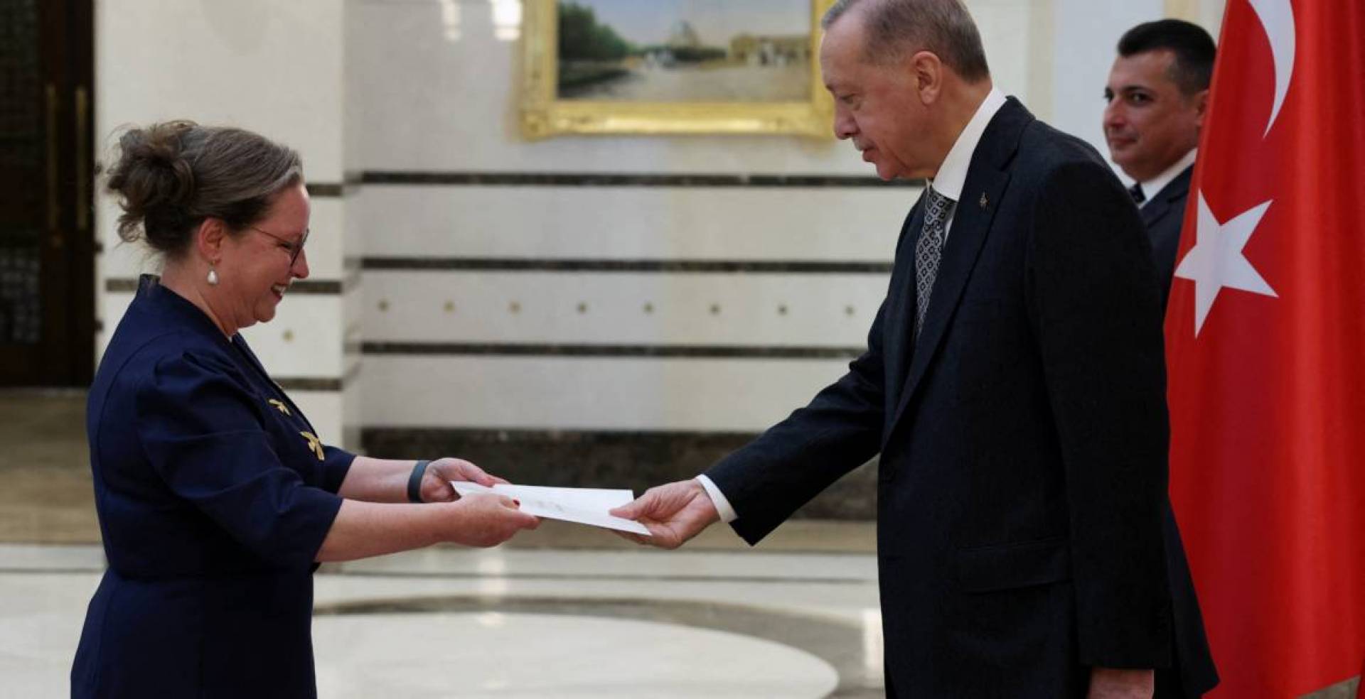 بعد أربع سنوات من القطيعة الدبلوماسية.. أردوغان يتسلم اعتماد أوراق السفيرة الإسرائيلية الجديدة