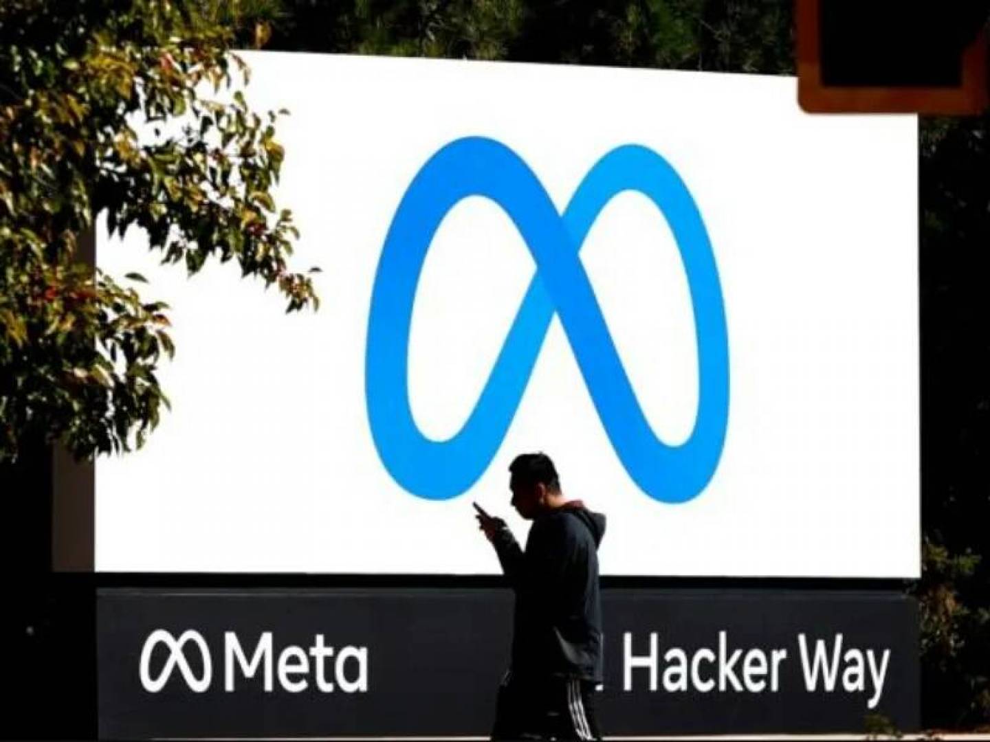 فيسبوك يهدد بحظر الأخبار على منصته .. اعرف السبب