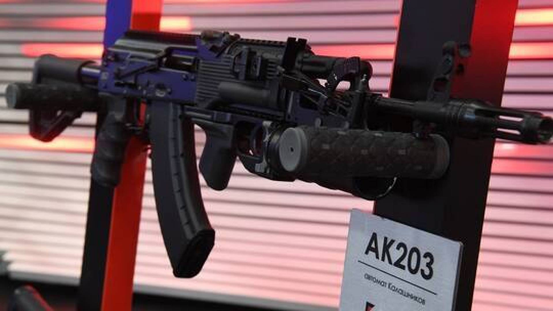 الجيش الهندي يشتري رشاشات AK-203 من كلاشينكوف