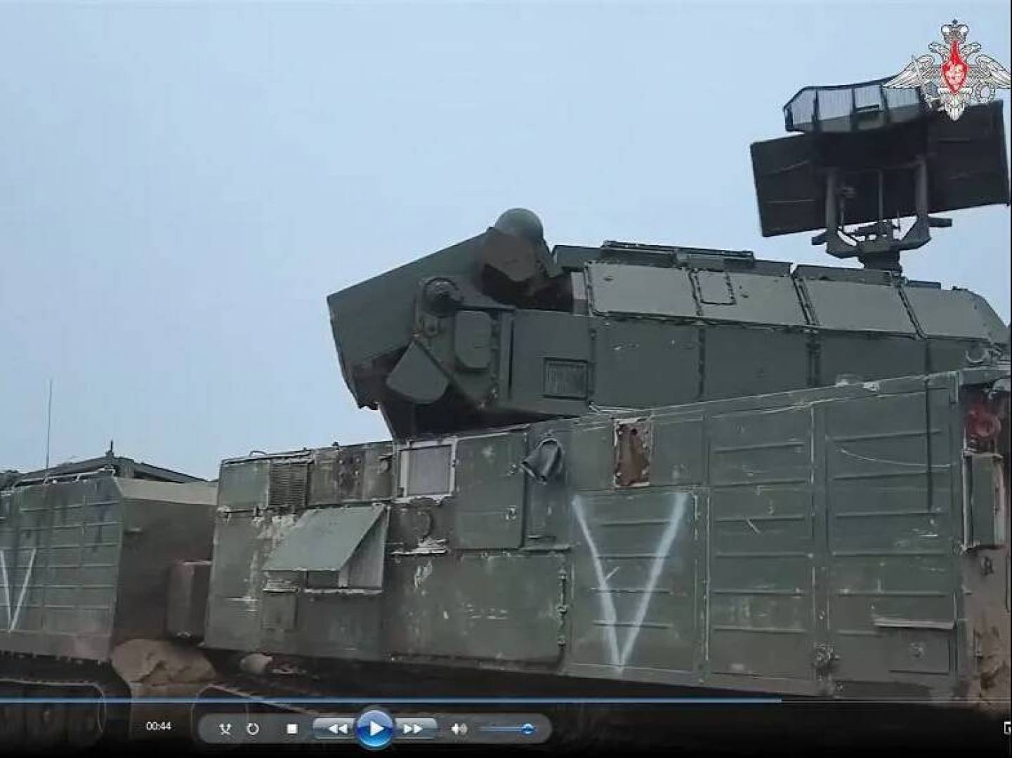 الجيش الروسي ينشر مركبات عسكرية وأنظمة صاروخية حديثة في أوكرانيا