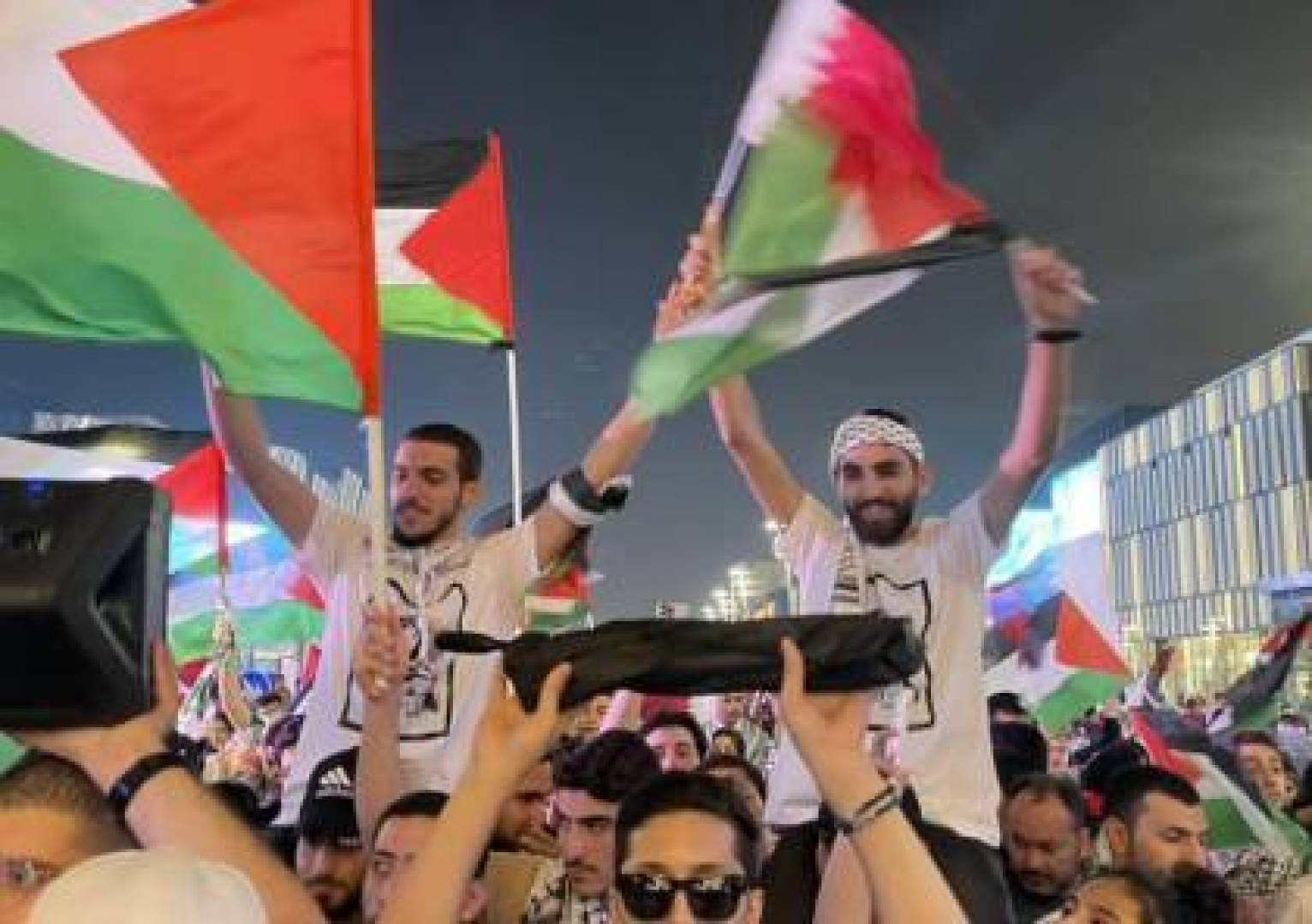 الإعلام العبري: العلم الفلسطينيّ سَحَقَنا بمونديال قطر 
