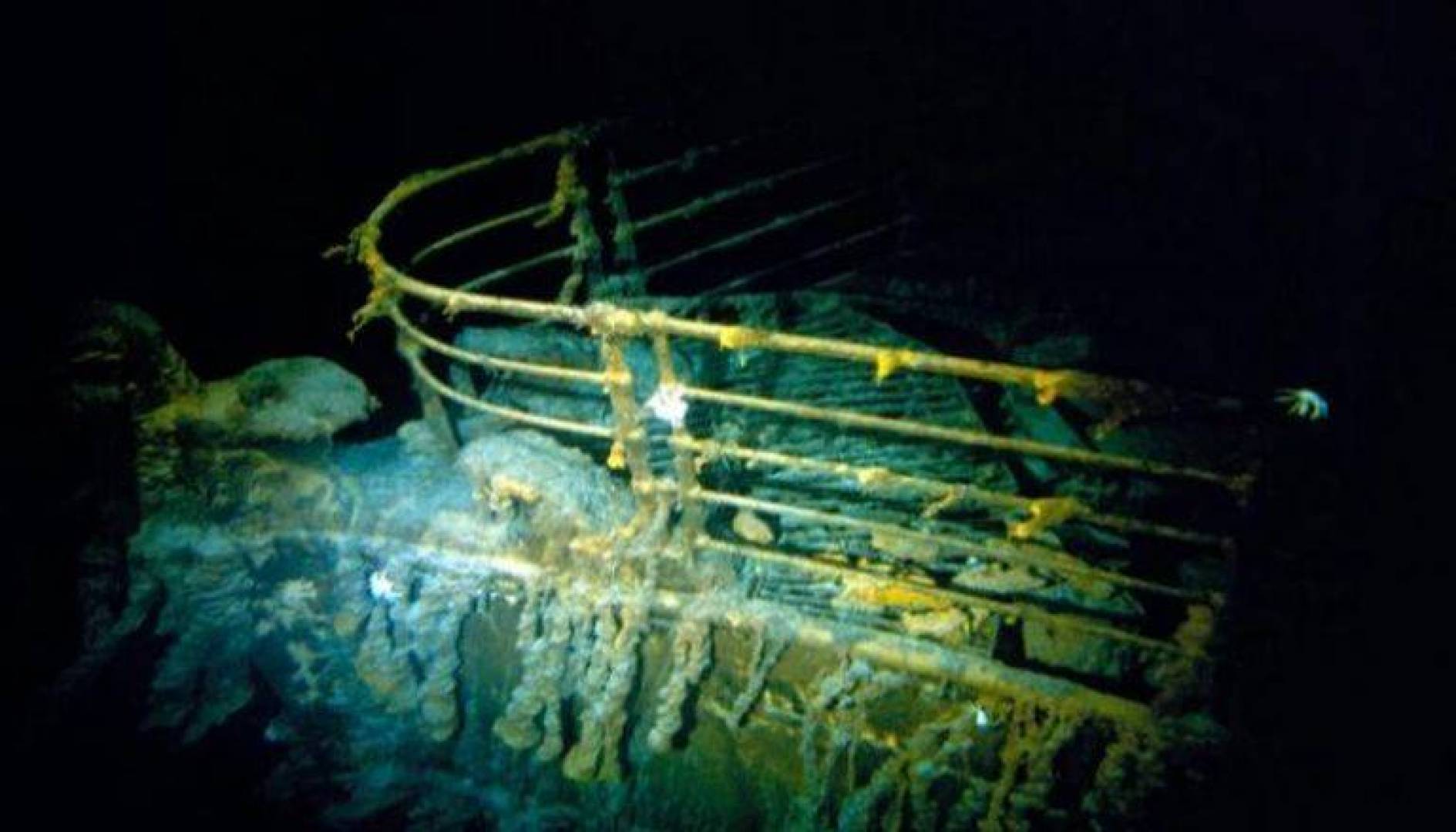 شاهد بالفيديو حطام سفينة تيتانيك بعد قرن من تحطمها
