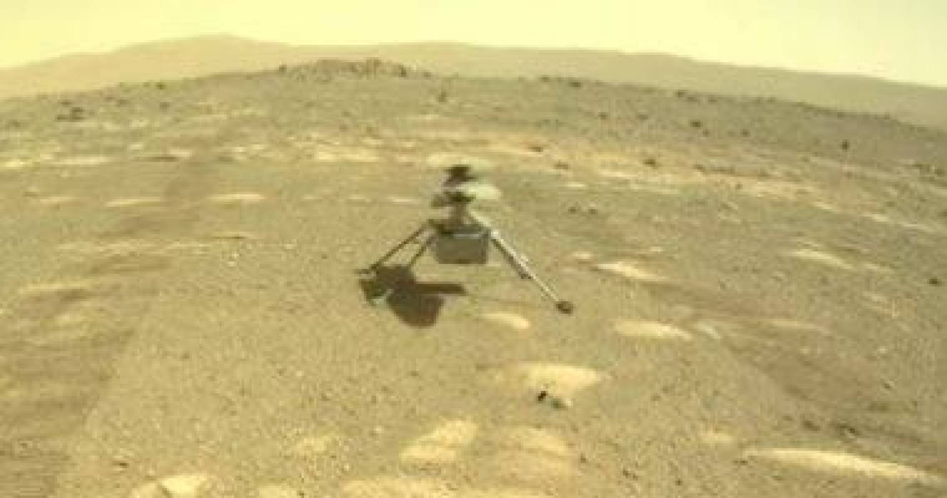 مروحية Ingenuity Mars التابعة لوكالة ناسا تلتقط مشهد الغروب على المريخ 