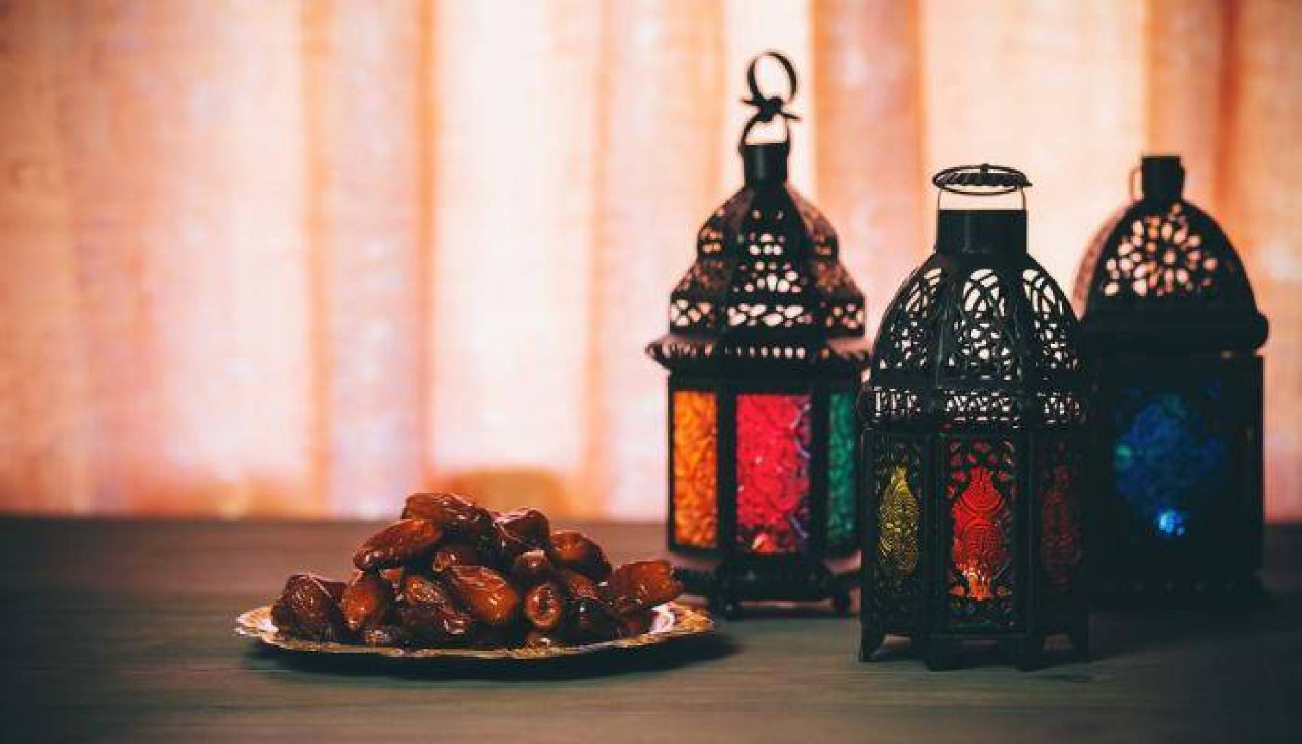 التاثيرات الإيجابية لصيام شهر رمضان على صحتك العقلية والجسدية