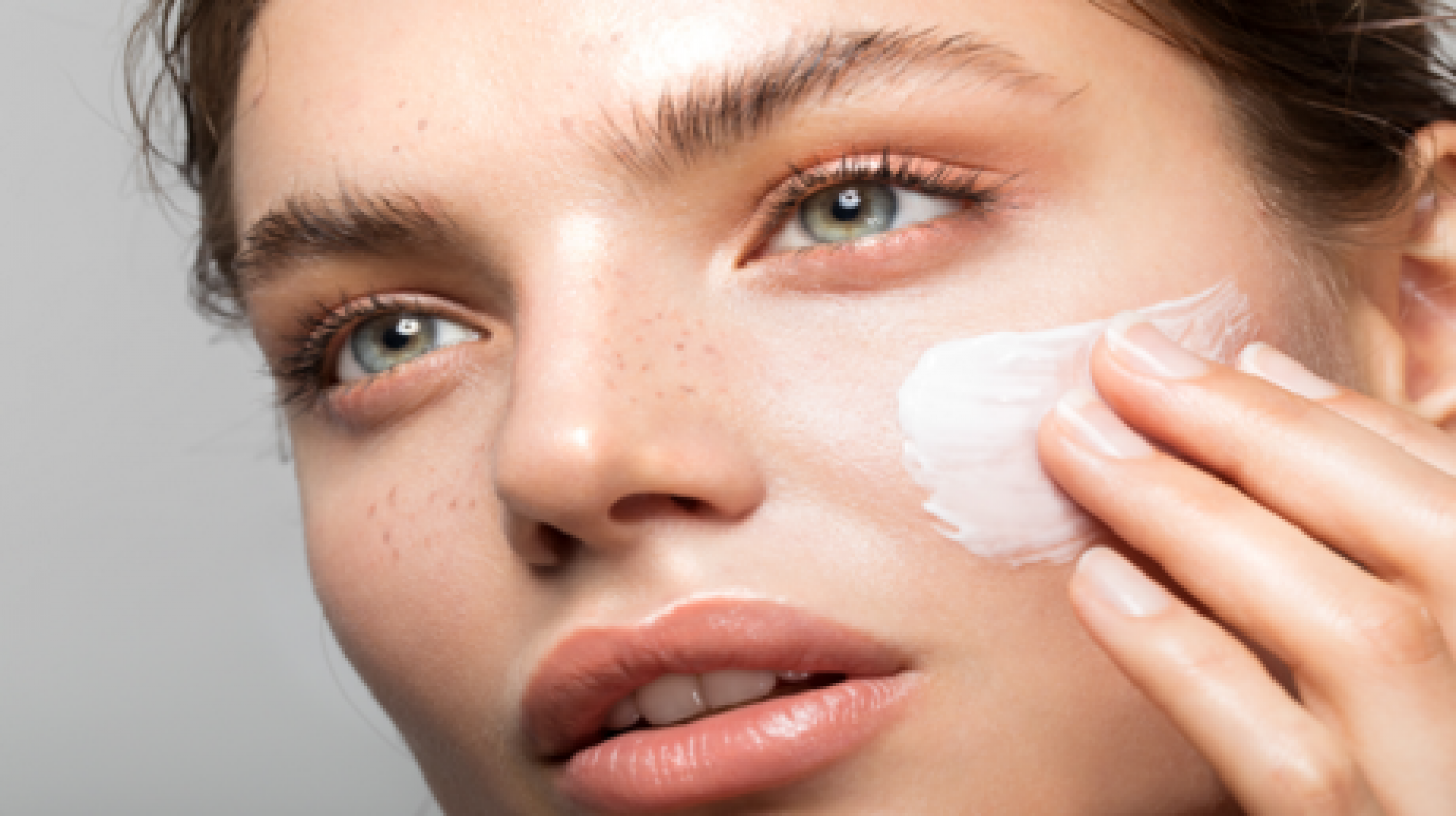 ابتكار منتج تجميلي بحجم صغير وفعالية كبيرة وميزات كثيرة