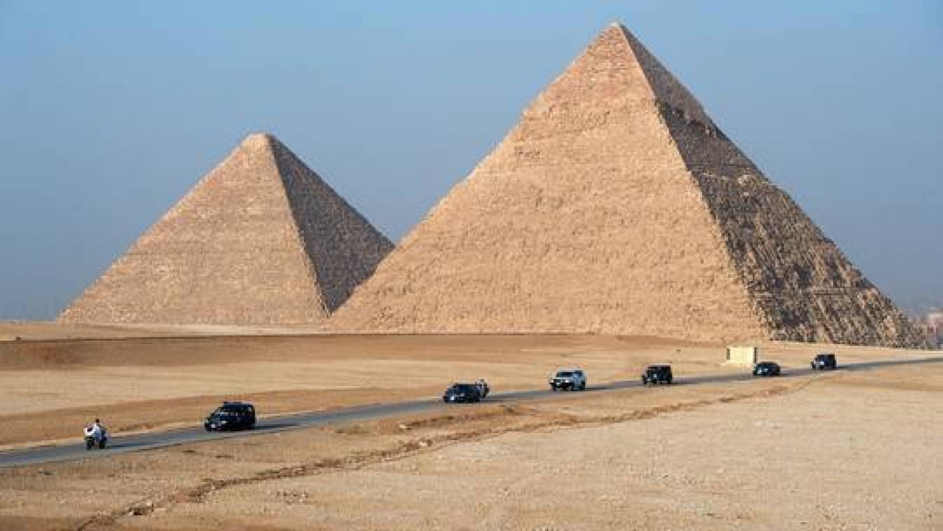 أهرامات مصر لن تتأثر بالزلازل .. اعرف السبب 