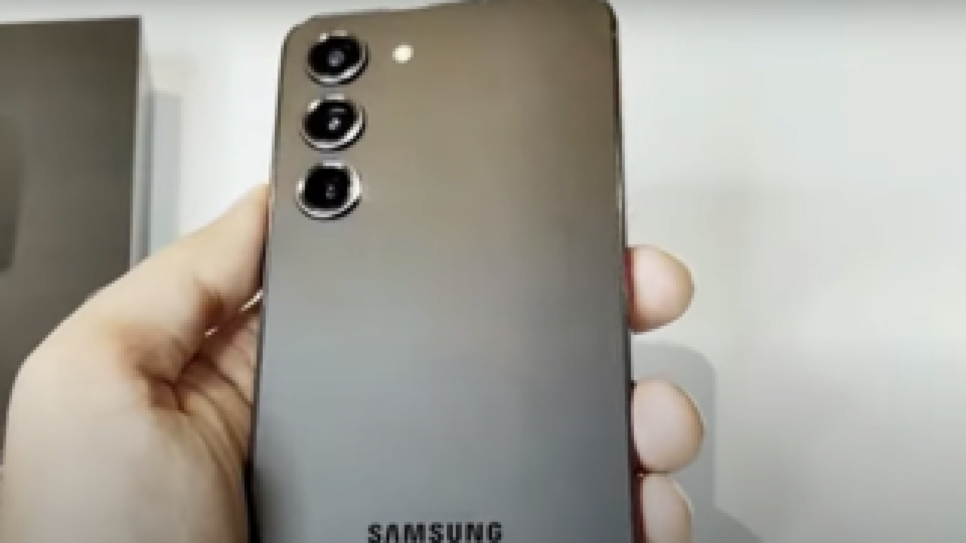 بالفيديو سامسونغ تضيف أحدث هواتفها لأسرة Galaxy