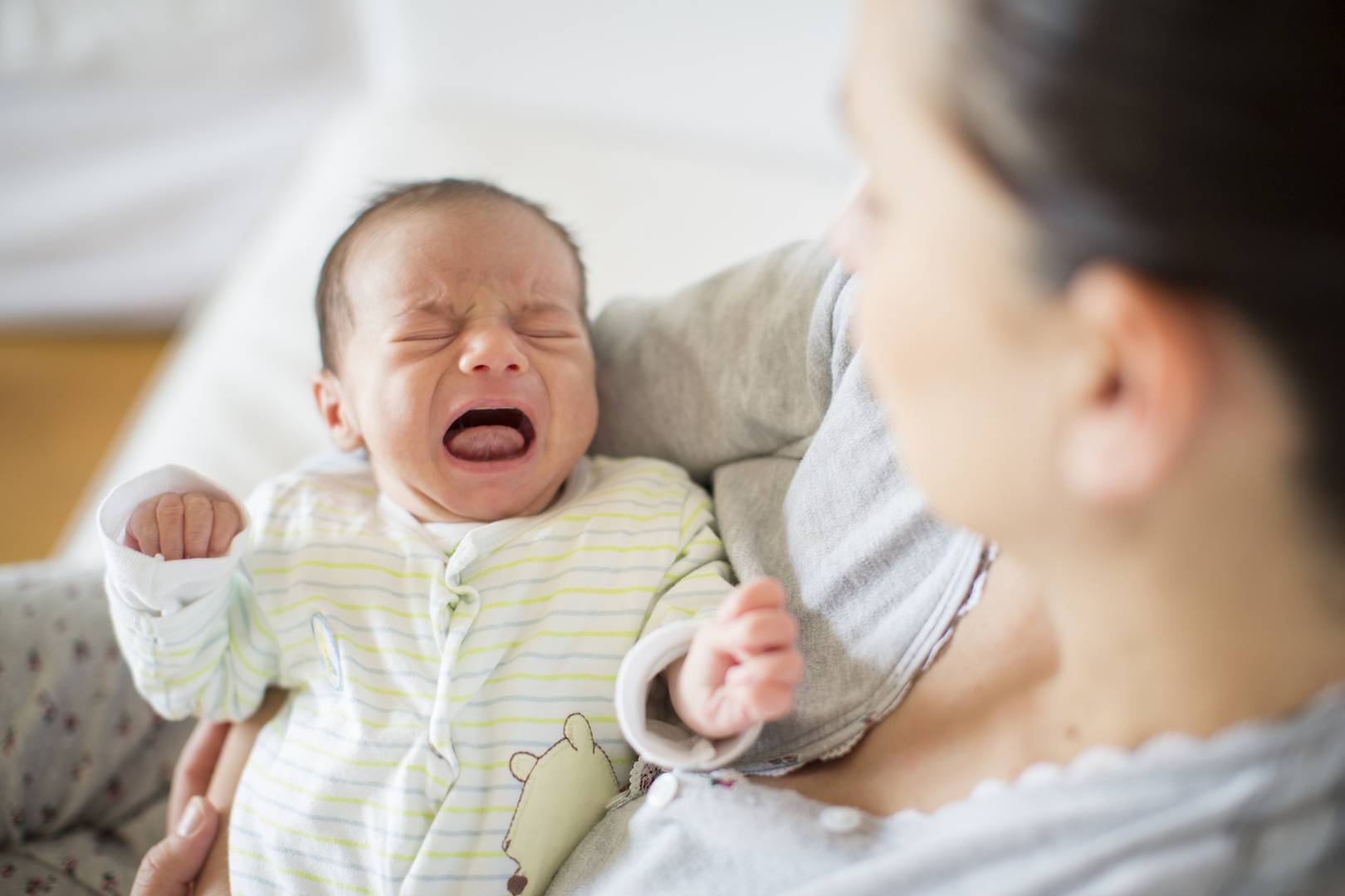 اكتشاف سر بكاء الرضع يوميا من 5 إلى 11 مساء 