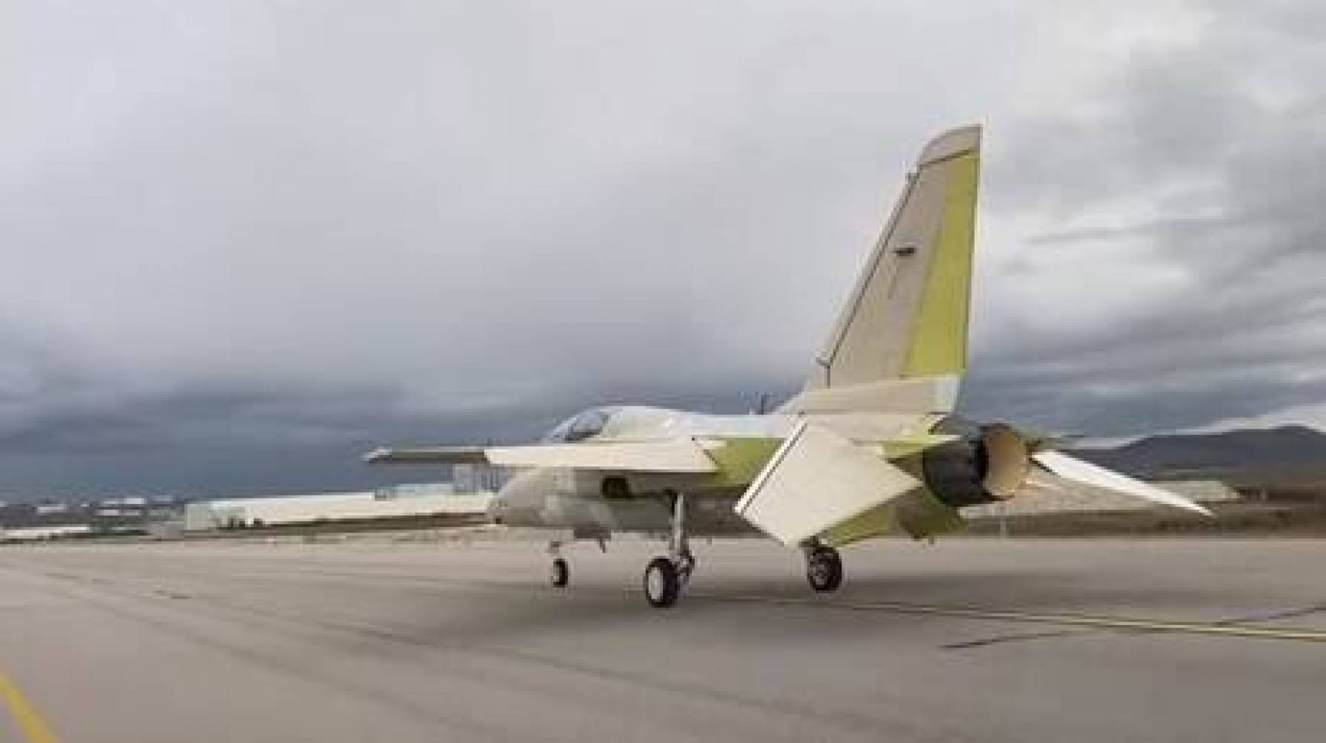 شاهد بالفيديو اختبارات طائرة التدريب التركية النفاثة 