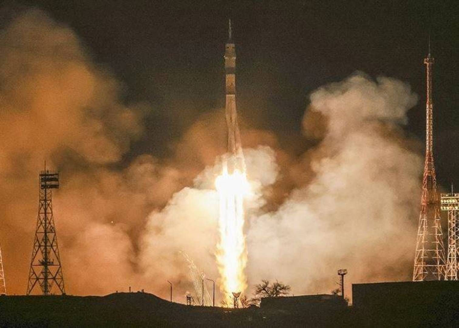بعد تسرب الغاز في كبسولتها الفضائية .. روسيا تطلق بنجاح كبسولة إنقاذ إلى المحطة الفضائية