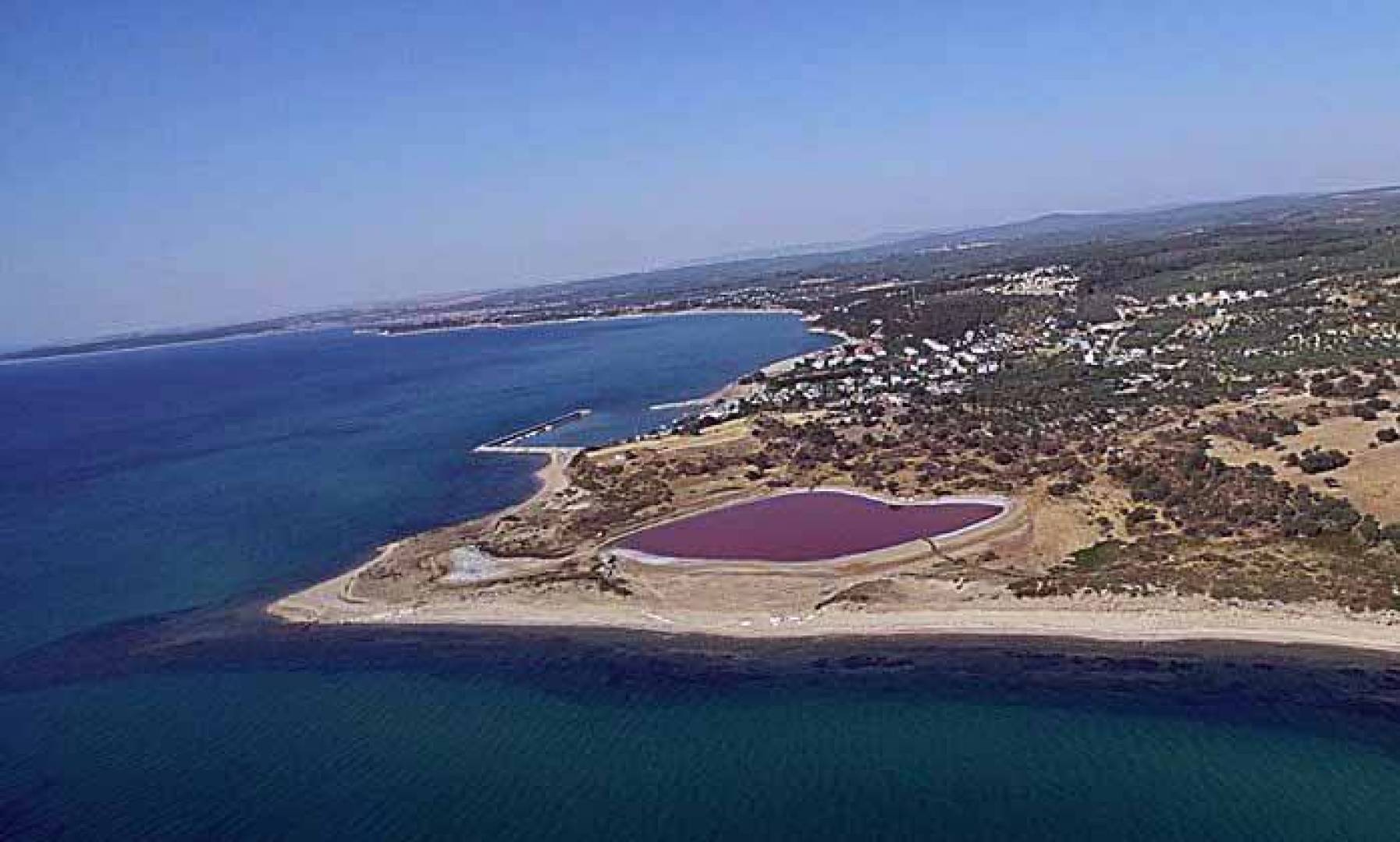 كل ما تريد معرفته عن البحيرة الوردية في تركيا