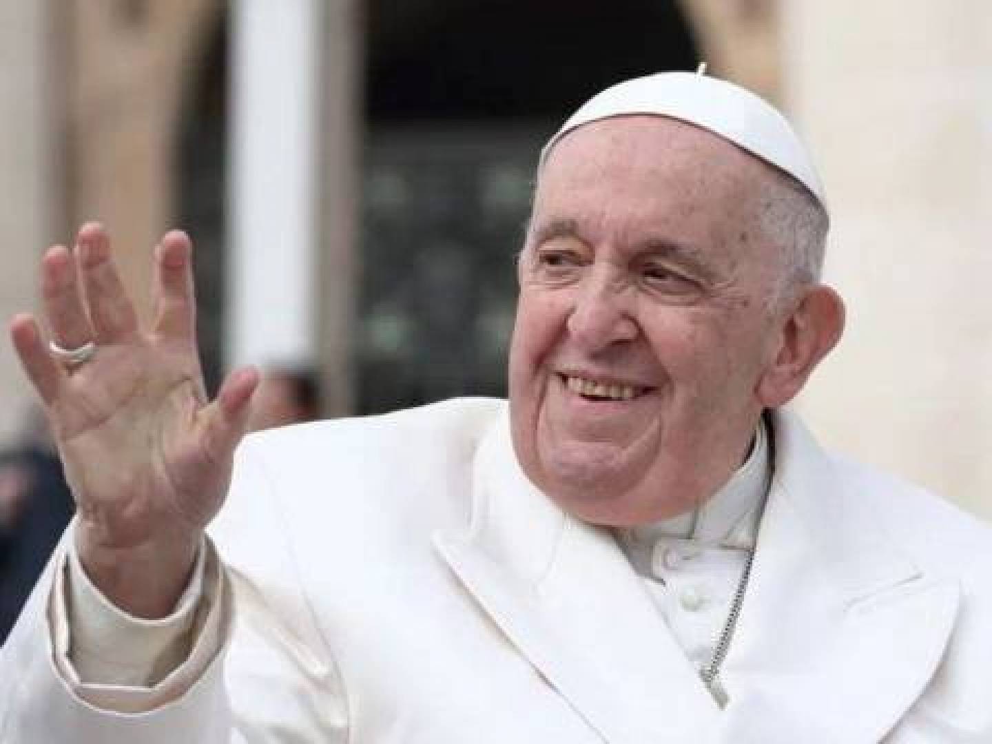 الفاتيكان يتوقع مغادرة البابا فرنسيس المستشفى غدا السبت
