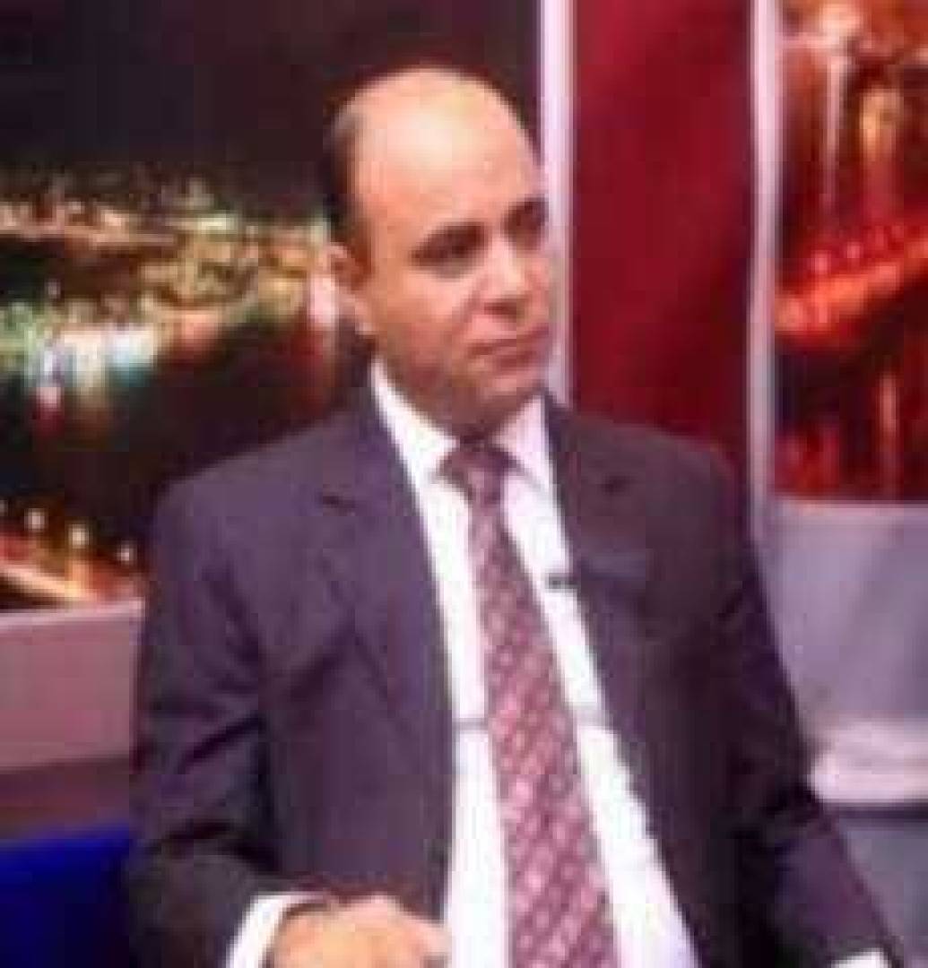 نبذة مختصرة عن الكاتب المصري سامح عسكر