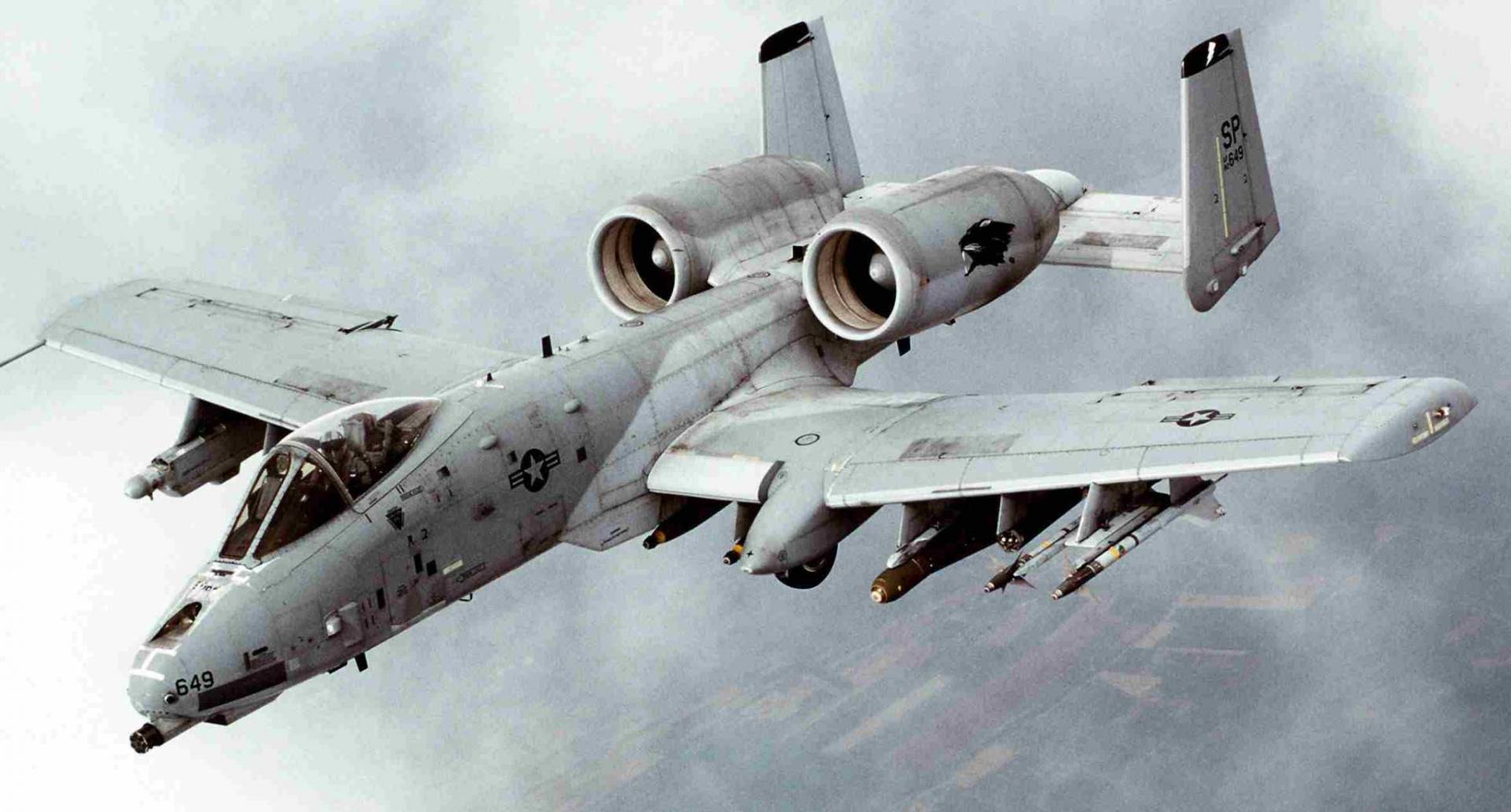 القوات الأمريكية تعزز تواجدها العسكري في الشرق الأوسط بسرب من طائرات A-10 الهجومية