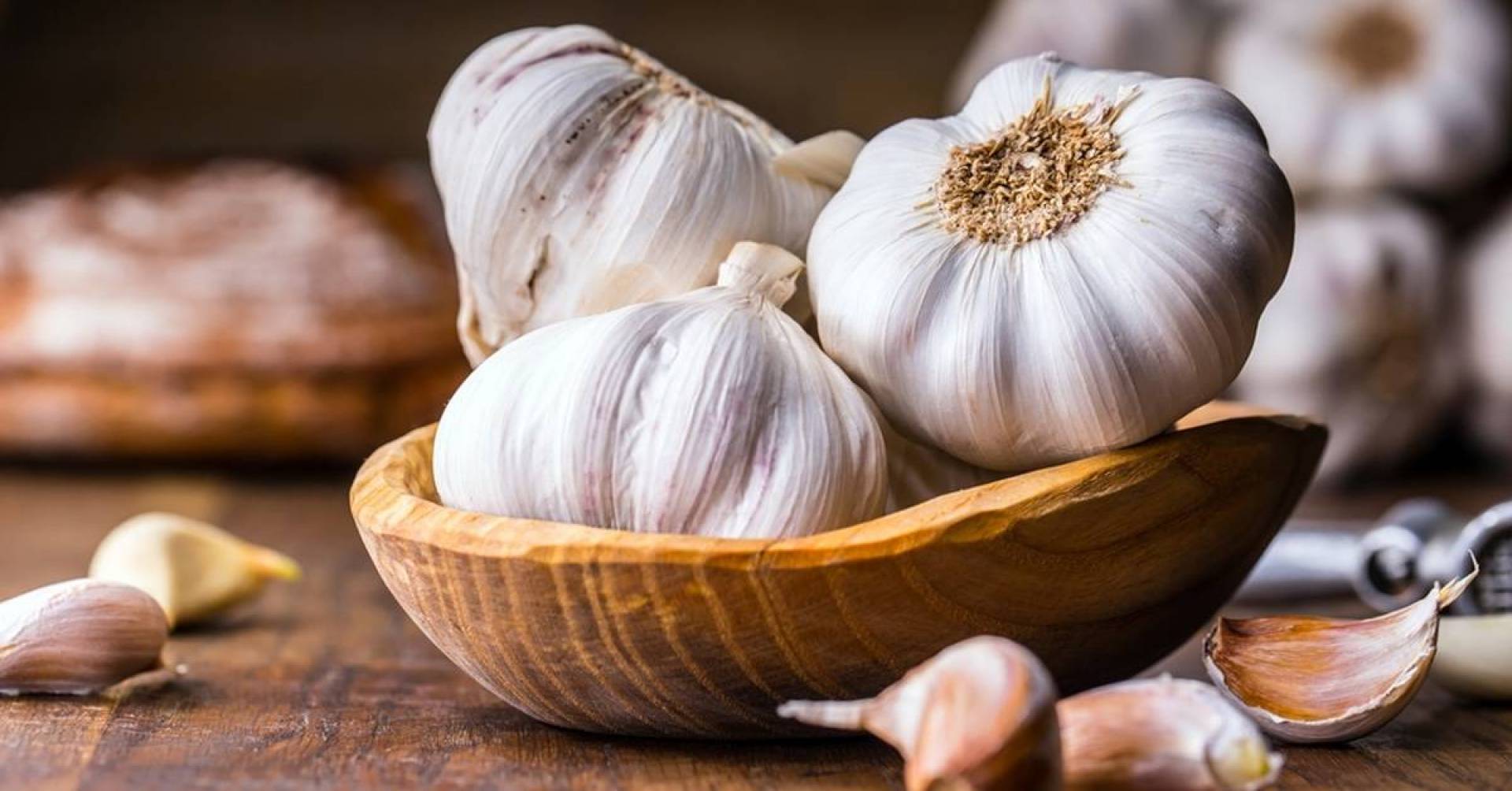 تعرف على فوائد تناول الثوم يوميا على معدة فارغة