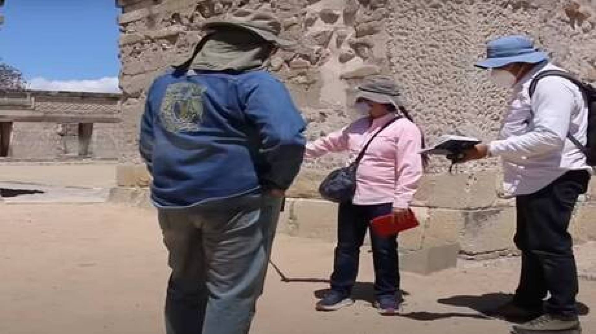 تفاصيل العثور على باب حجري خلفي يقود إلى العالم السفلي