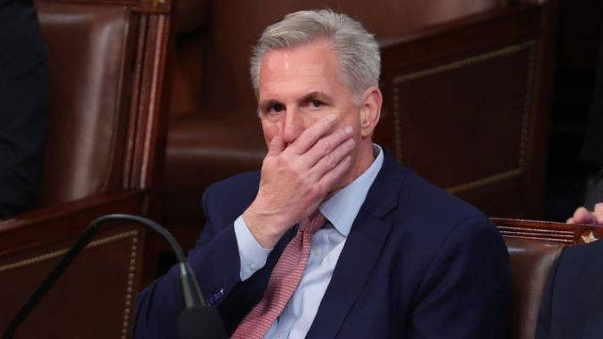 في سابقة تاريخية ... عزل رئيس مجلس النواب الأمريكي كيفن ماكارثي