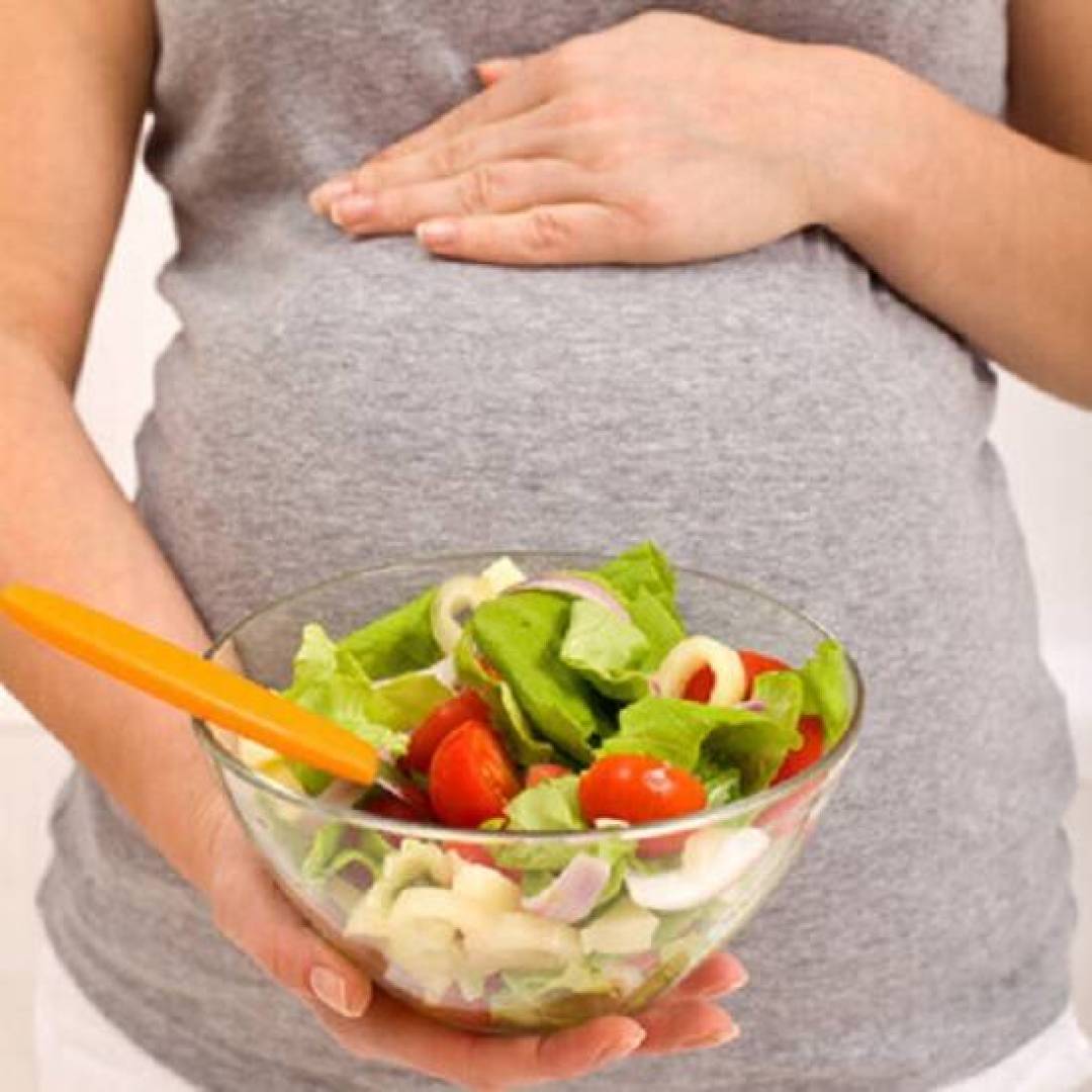خبيرة خصوبة تحذر المرأة الحامل من تناول هذه الأطعمة والمشروبات