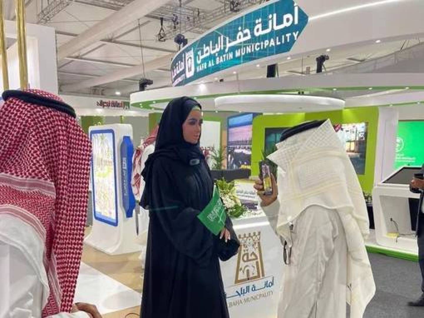 بالفيديو والصور 