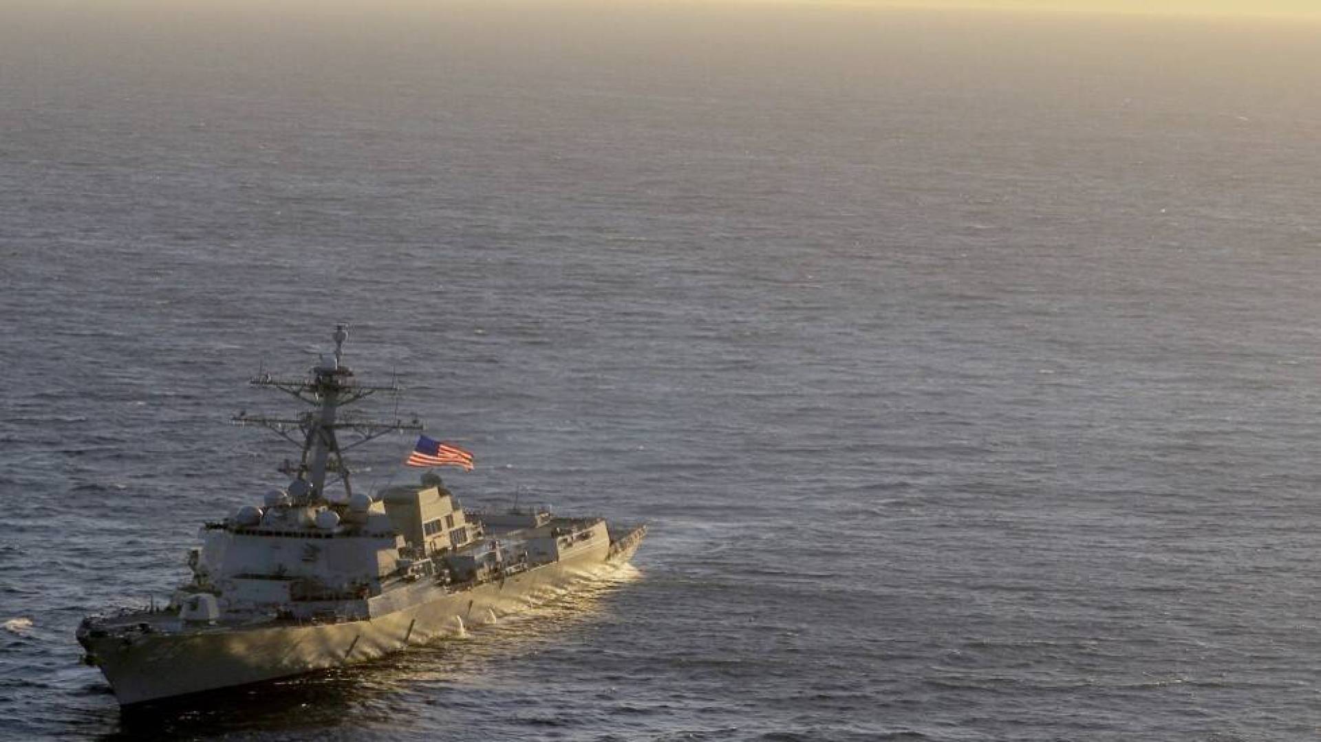 البحرية الأمريكية ترسل سفينة القيادة والسيطرة 