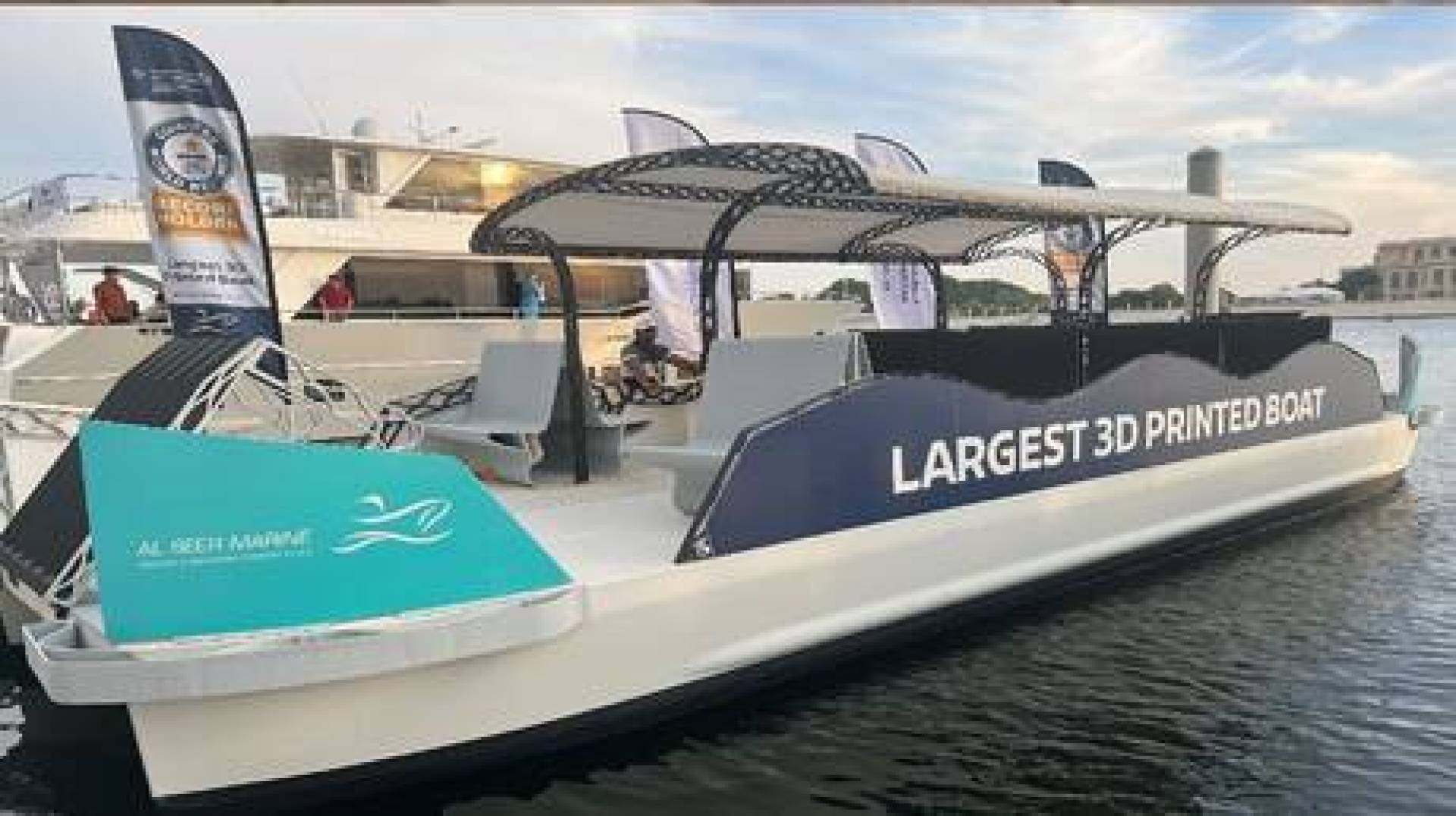بالفيديو استعراض أكبر قارب في العالم مصنوع بتقنيات الطباعة ثلاثية الأبعاد في الإمارات
