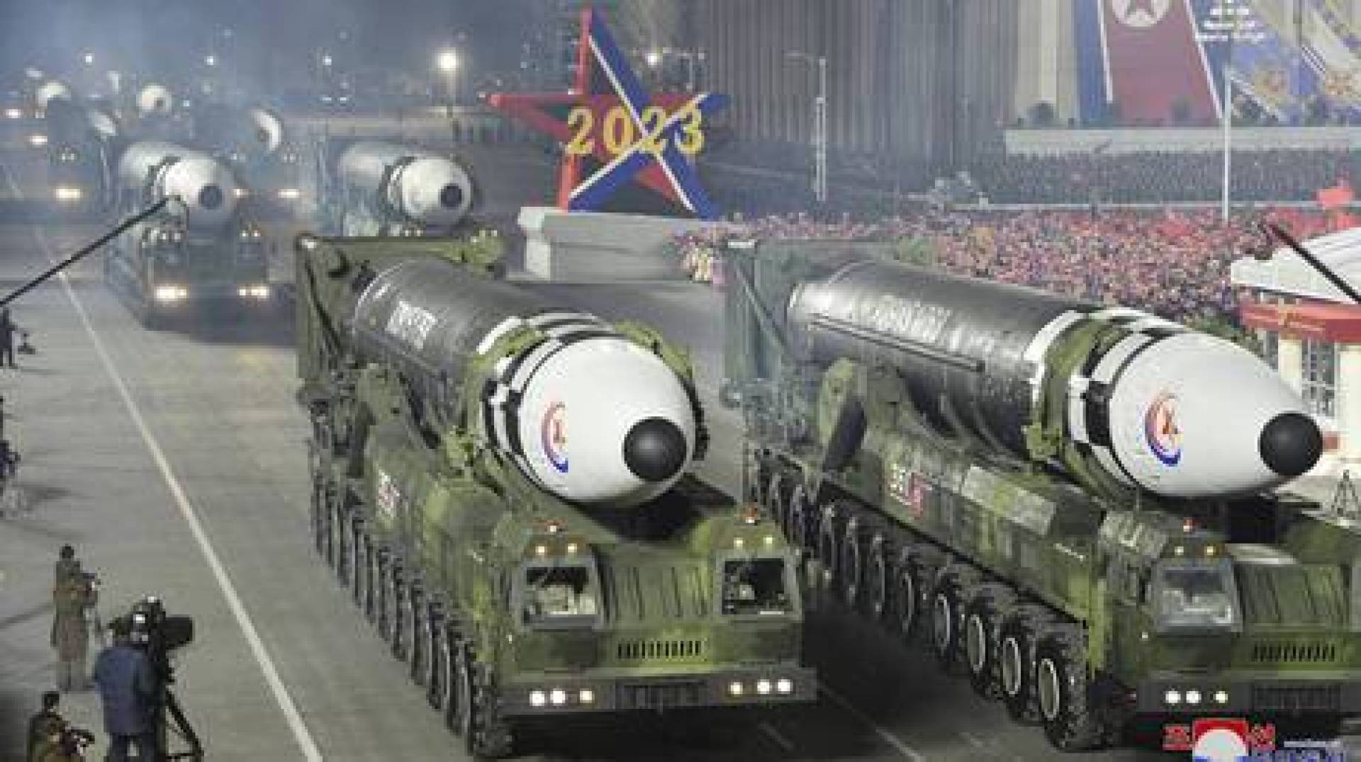 كوريا الشمالية تختبر صاروخا مزودا بمحرك من نوع جديد