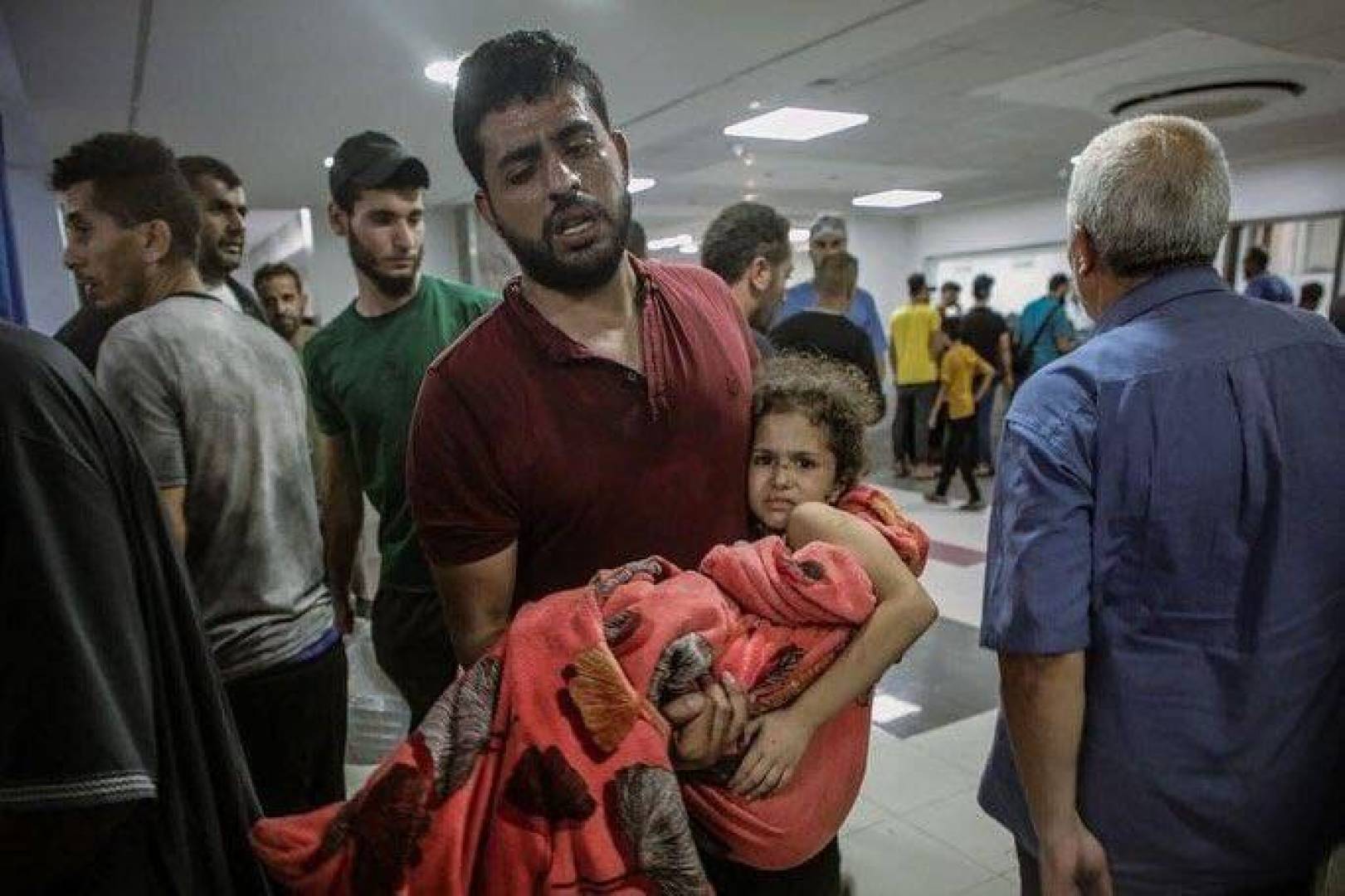 أكثر من 100 شهيد بغارات إسرئيلية استهدفت منازل المواطنين في غزة