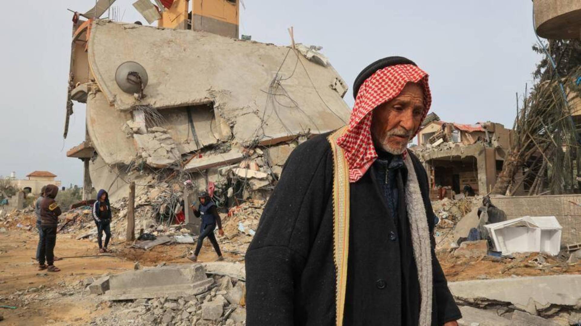 العشائر في غزة ترفض مخطط اسرائيل لتعزيز دورهم للسيطرة على القطاع