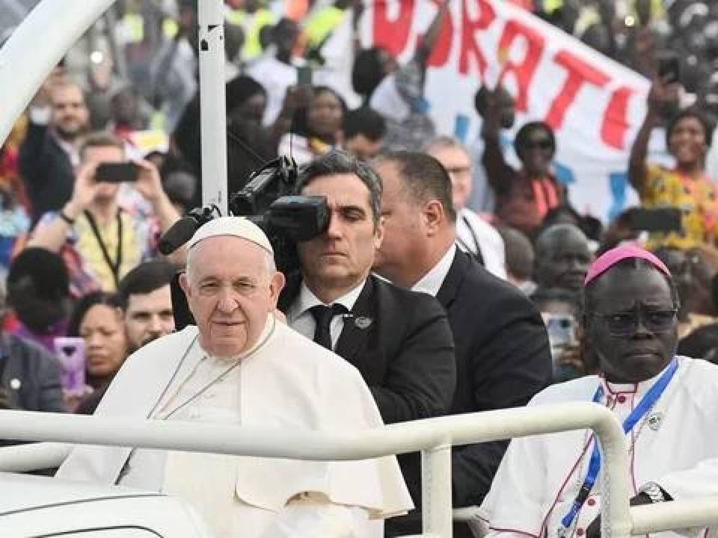 رسميا وشرعيا : بابا الفاتيكان يحلل زواج المثليين