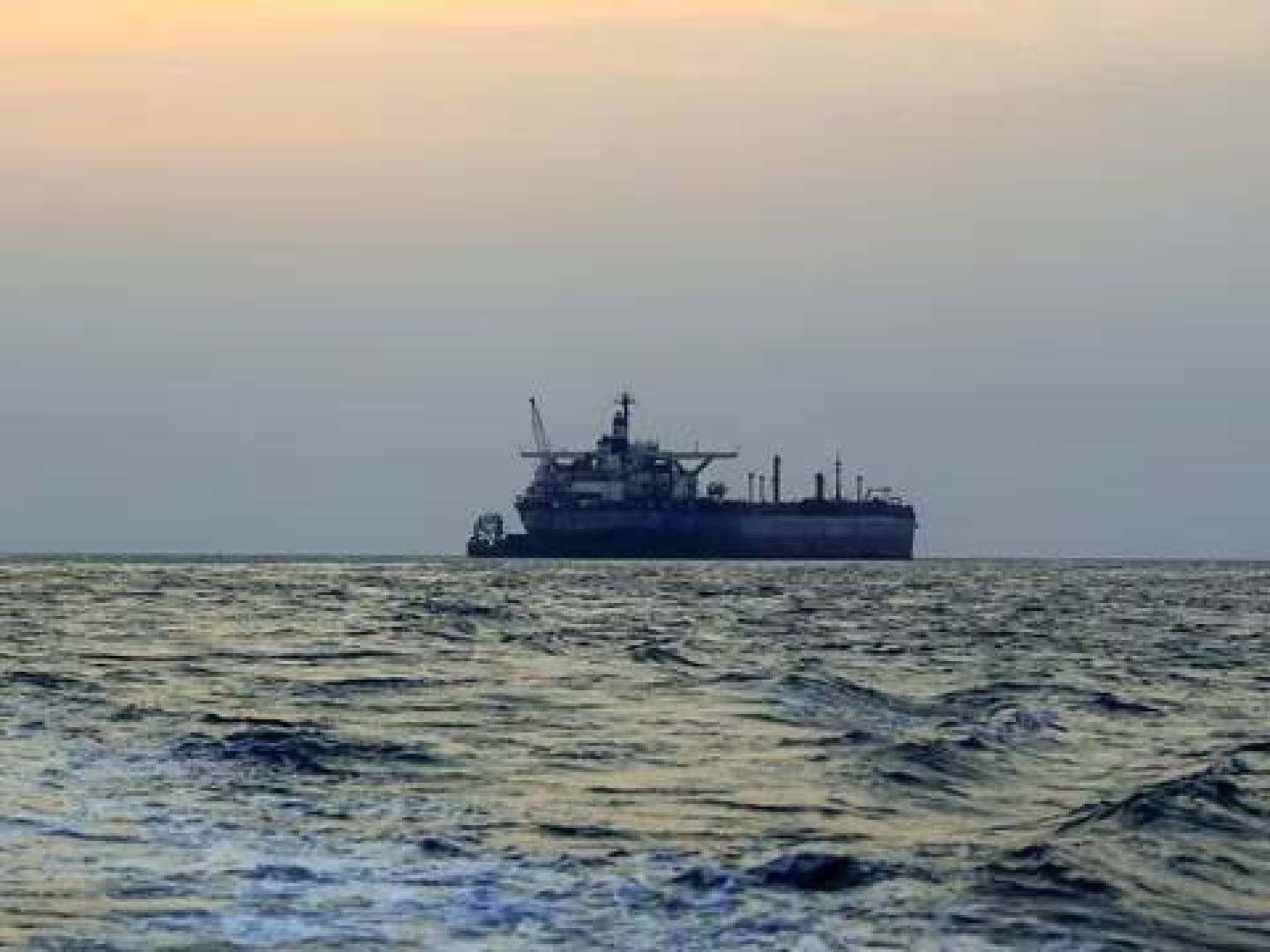 بينها دولة عربية .. تأسيس قوة متعددة الجنسيات لحماية الملاحة في البحر الأحمر