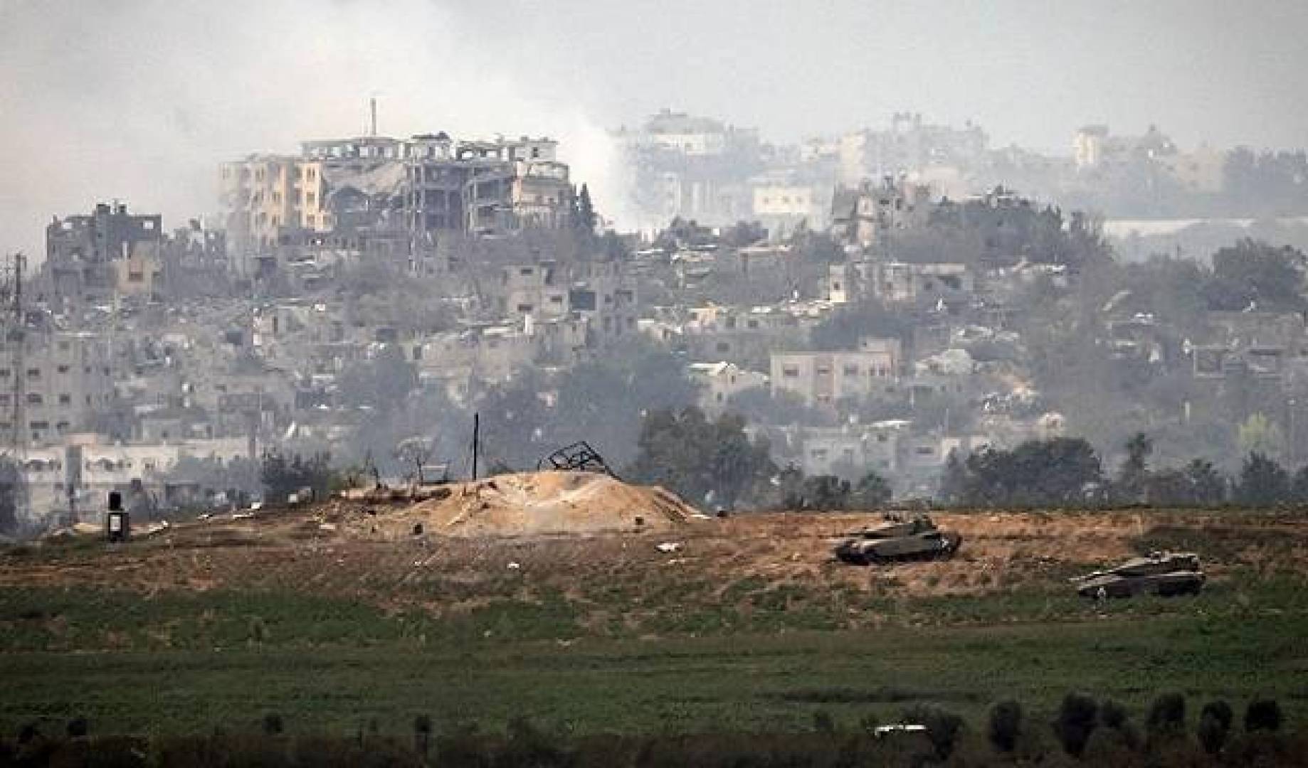 إدارة بايدن تضغط على الكونغرس للموافقة على بيع 45 ألف قذيفة دبابات لإسرائيل