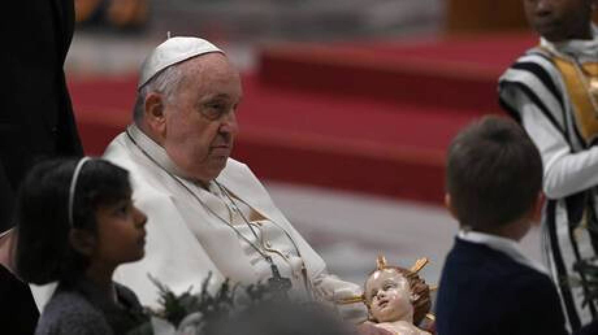 البابا فرنسيس في قداس عيد الميلاد: 