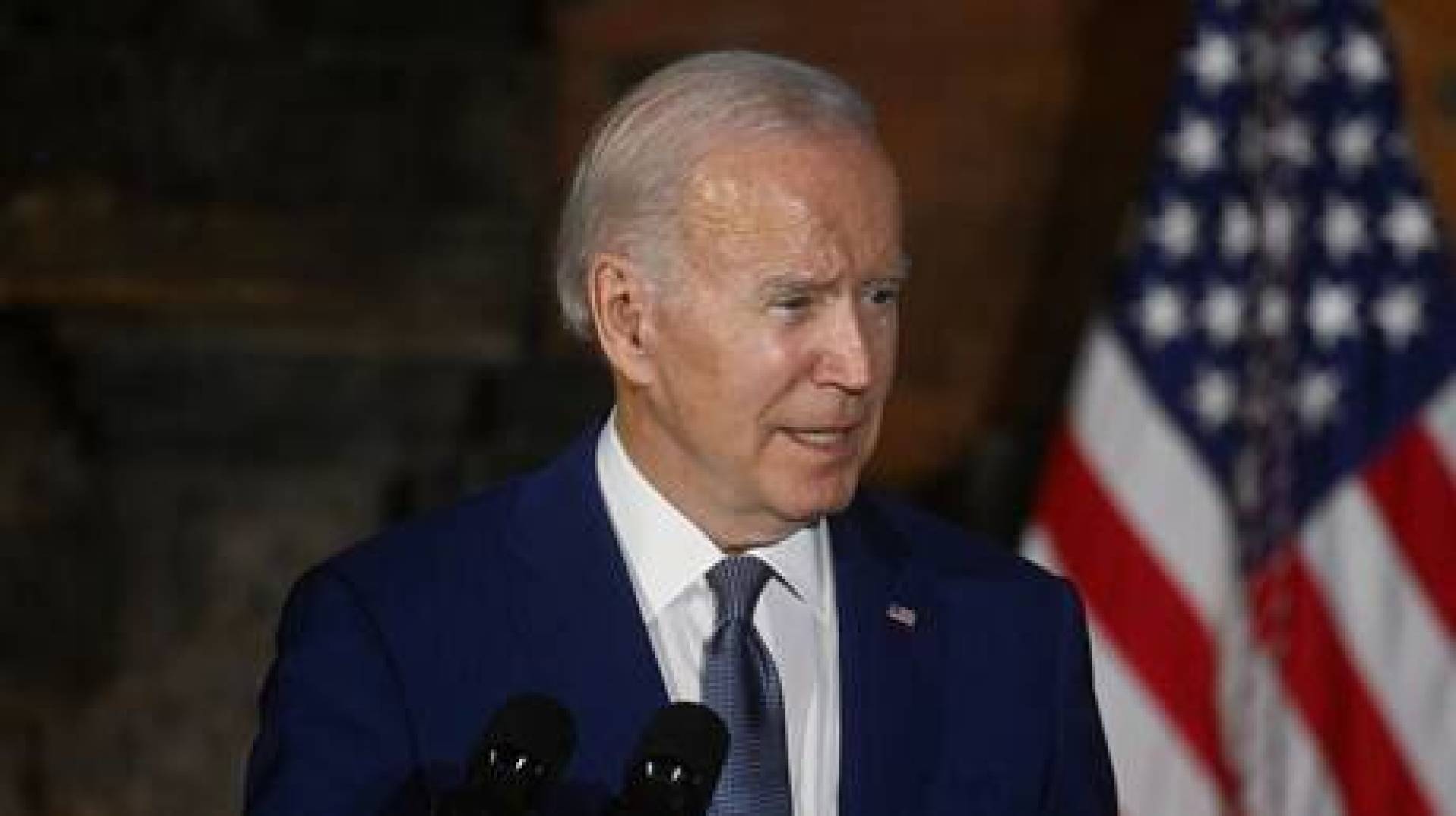 بايدن يتصدر قائمة 