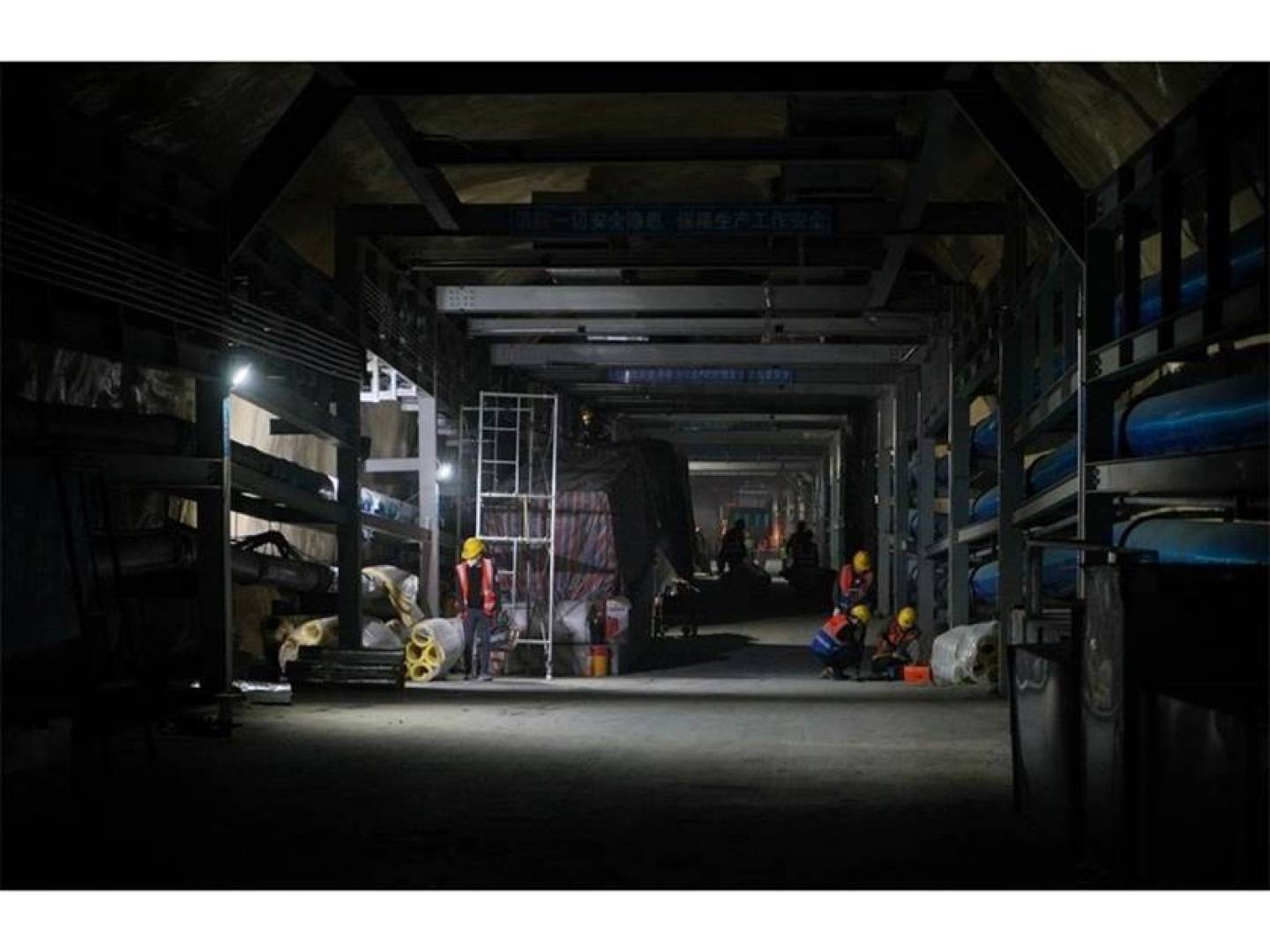 المختبر الأعمق تحت الأرض لدراسة المادة المظلمة في الصين