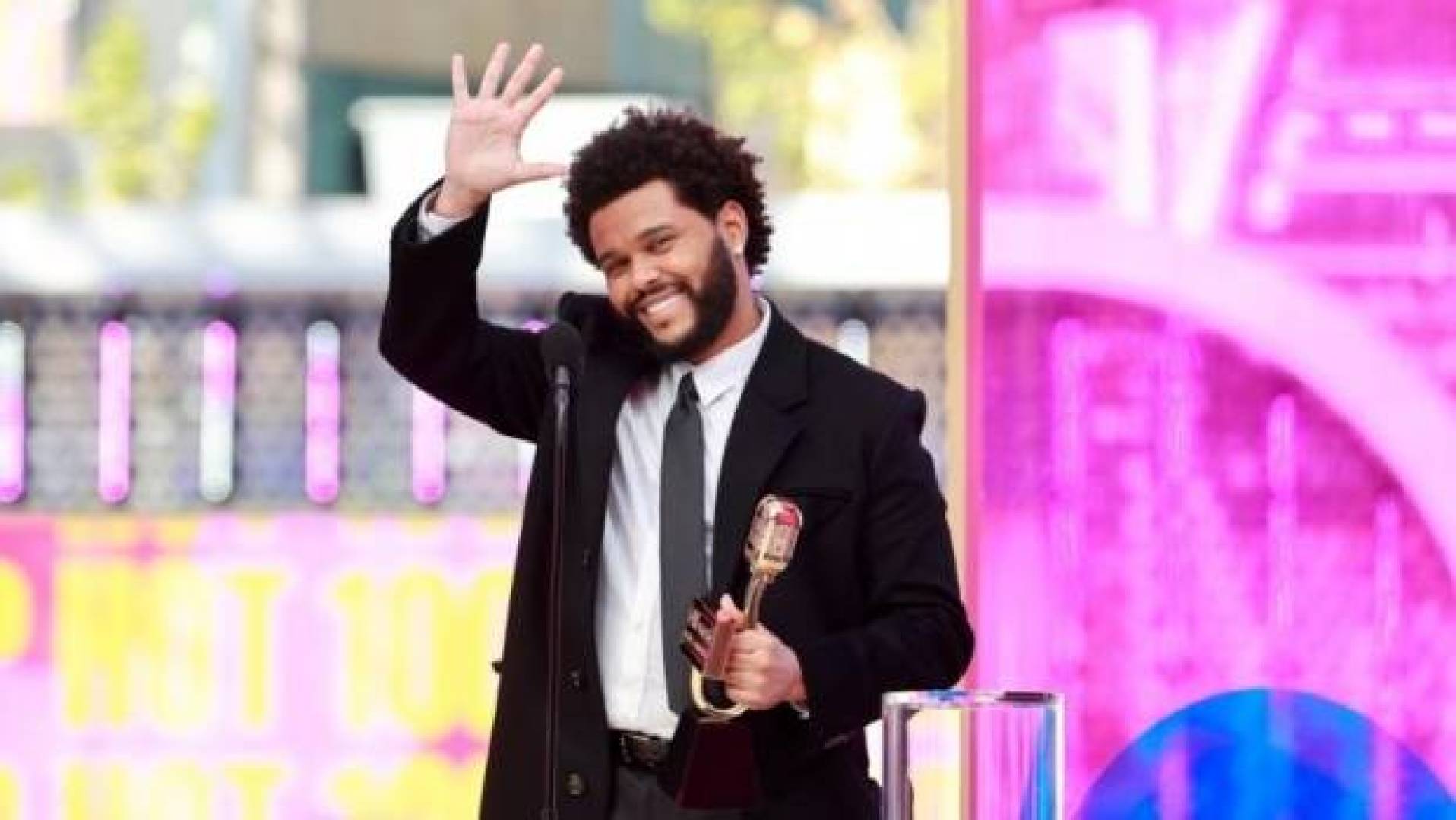 مغني كندي يتبرع بـ2.5 مليون دولار لغزة