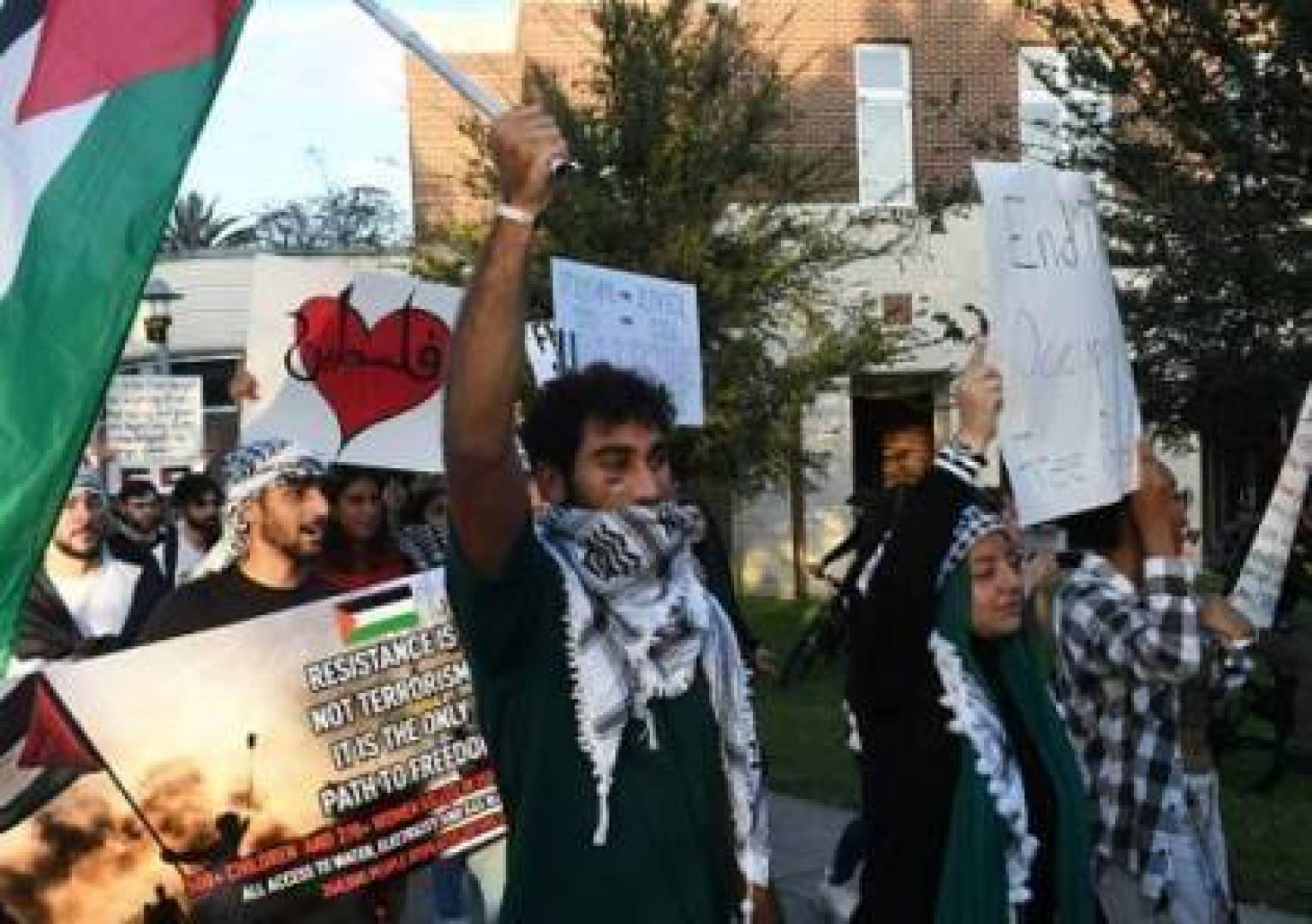 التهديد بقطع رأس طالبة في جورجيا وفصل طالب بفلوريدا لمناصرة فلسطين