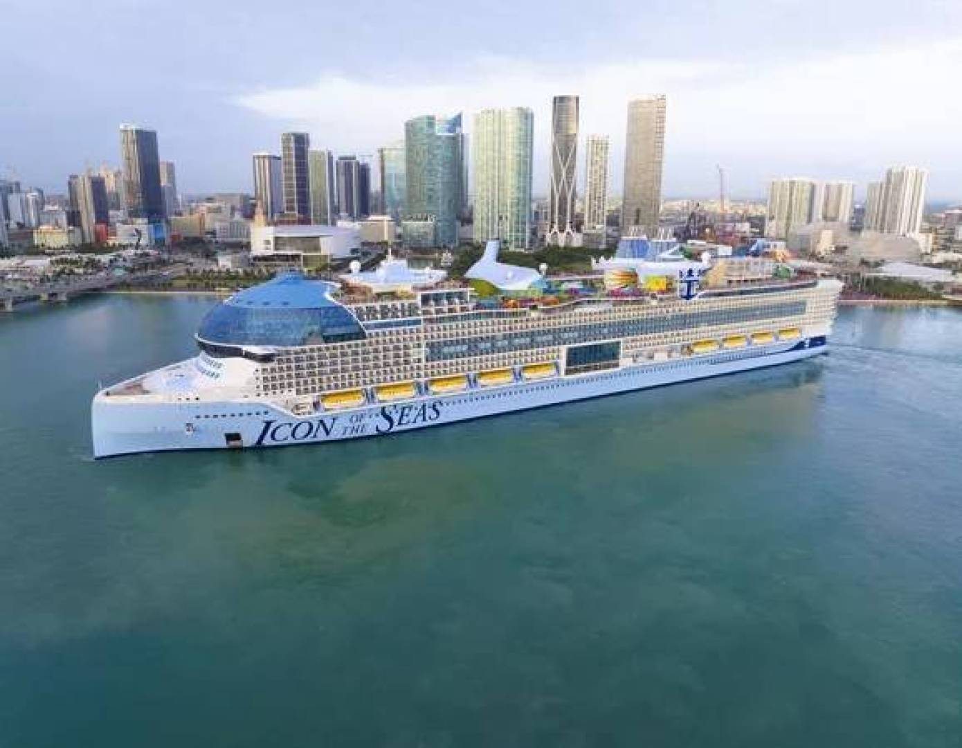 بالصور أكبر سفينة سياحية في العالم تستعد للانطلاق