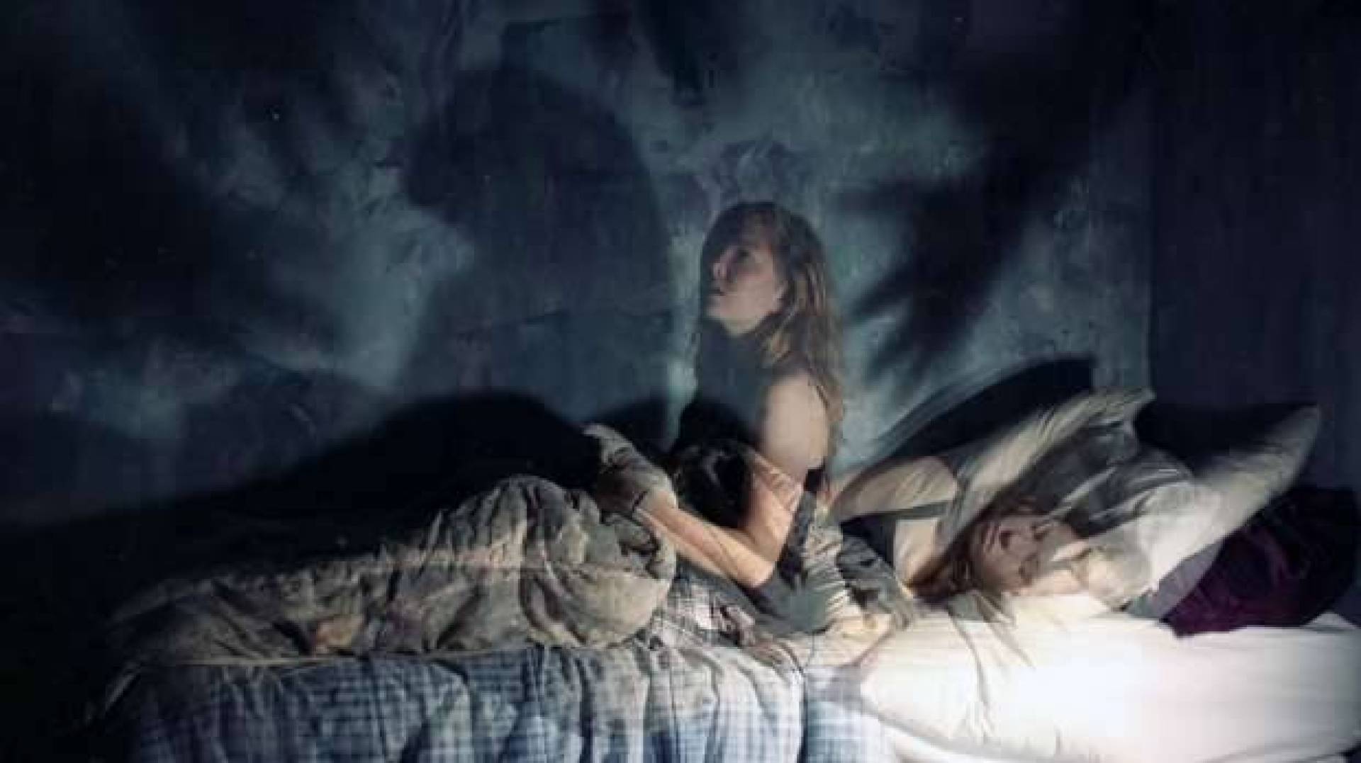 أغرب السلوكيات التي يقوم بها الإنسان أثناء النوم