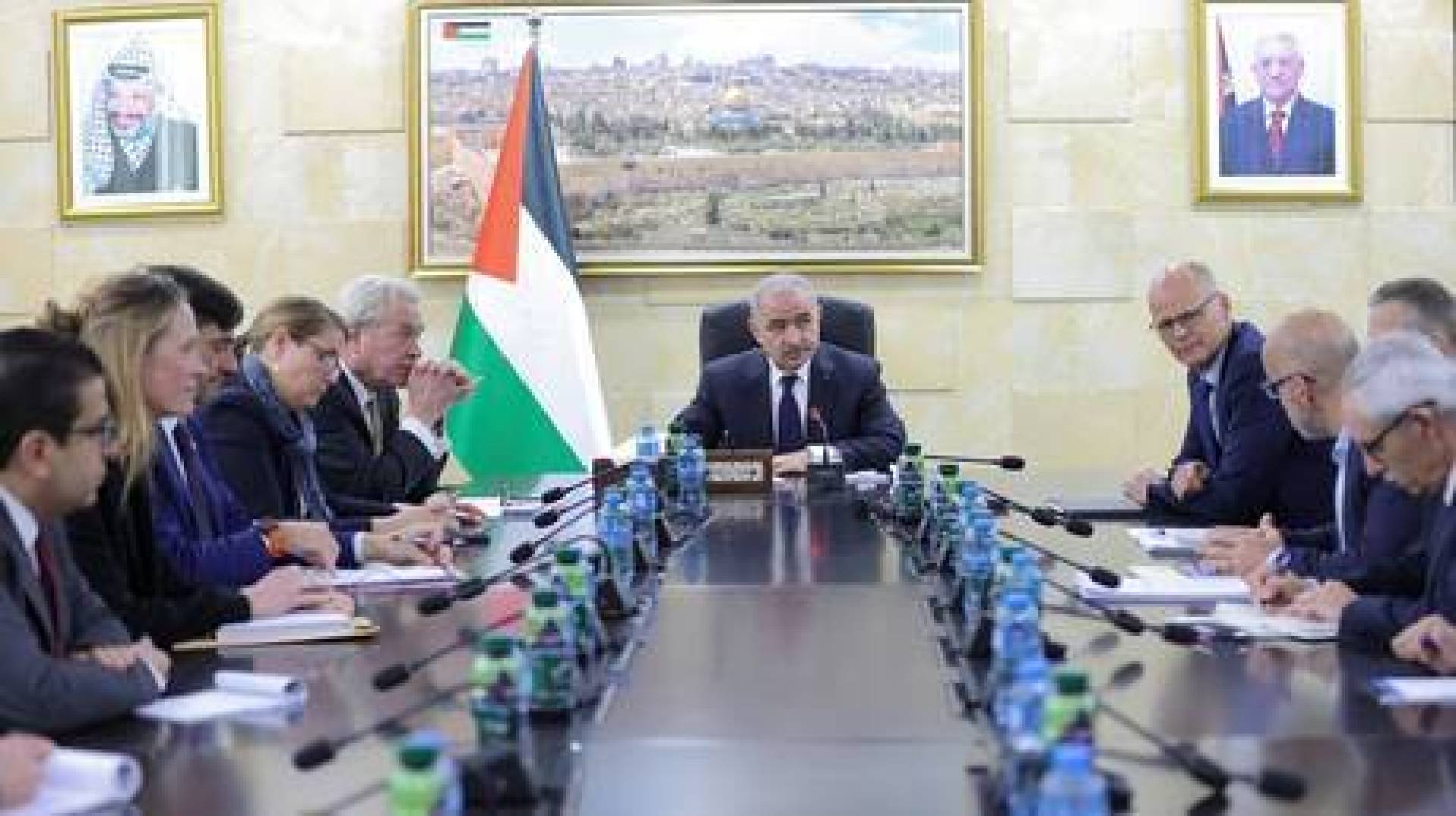 وزير فلسطيني يكشف سر استقالة الحكومة الفلسطينية في هذا التوقيت