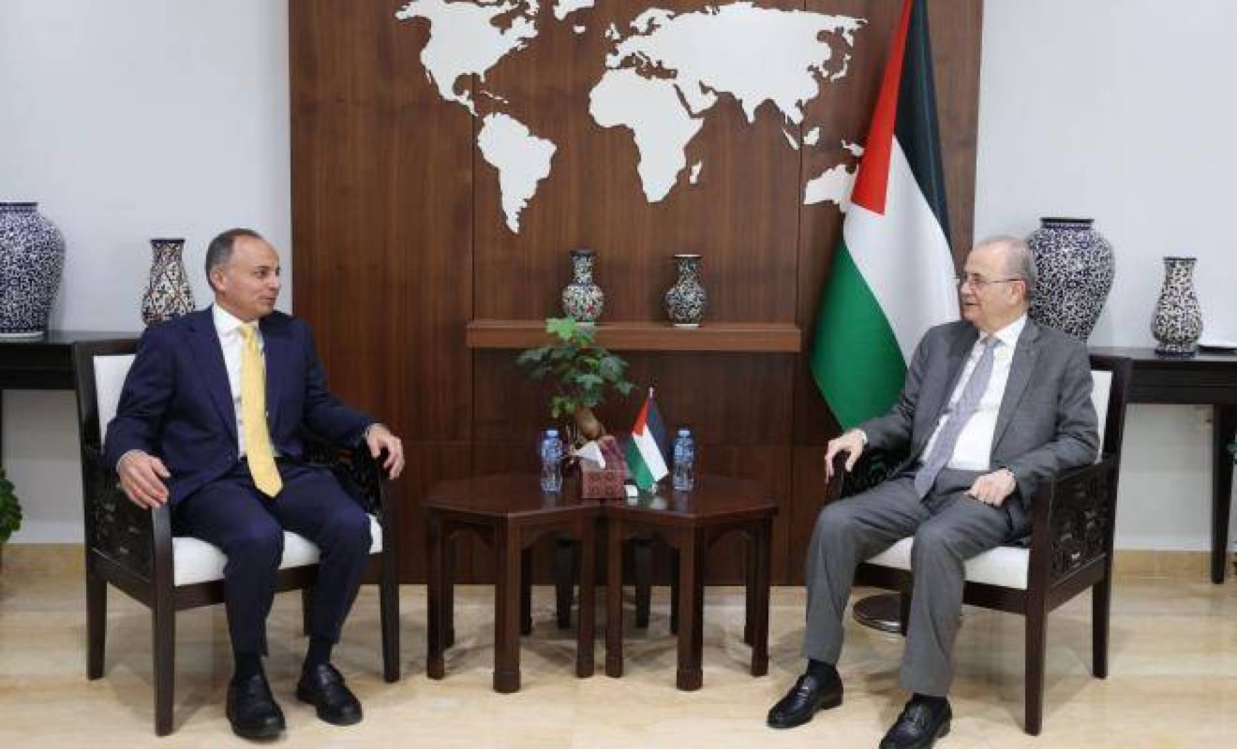 رئيس الوزراء الفلسطيني: عملية الإغاثة في غزة تتكون من عدة محاور