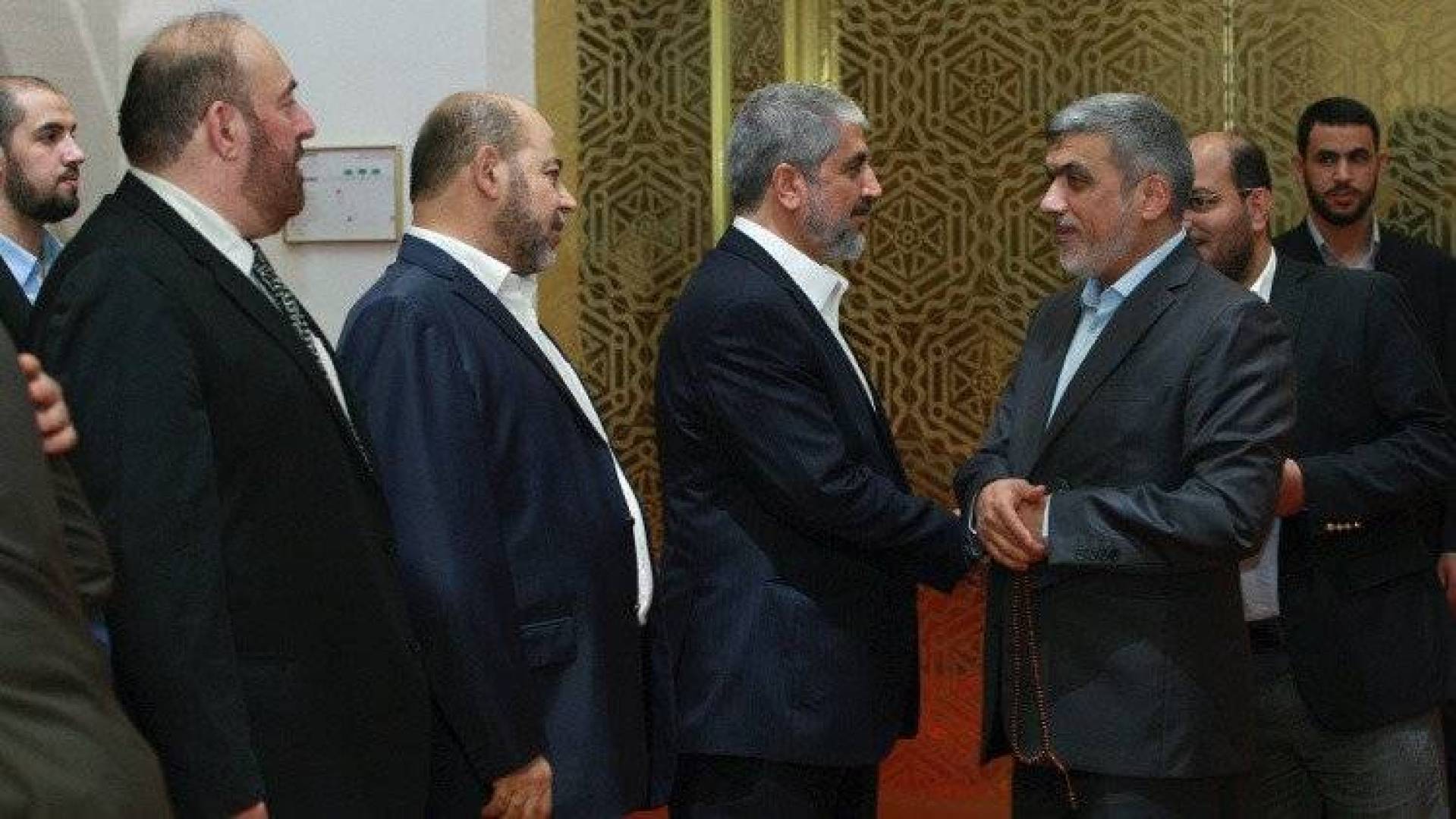 حماس تعلق على تقارير حول مغادرة قادتها قطر
