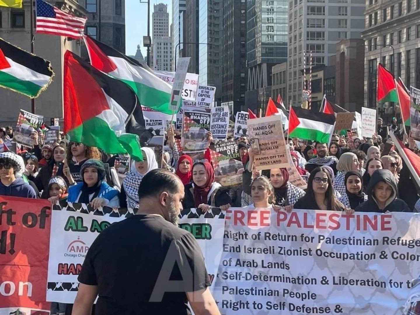 نيويورك: الشرطة الأمريكية تعتدي على متظاهرين داعمين لغزة