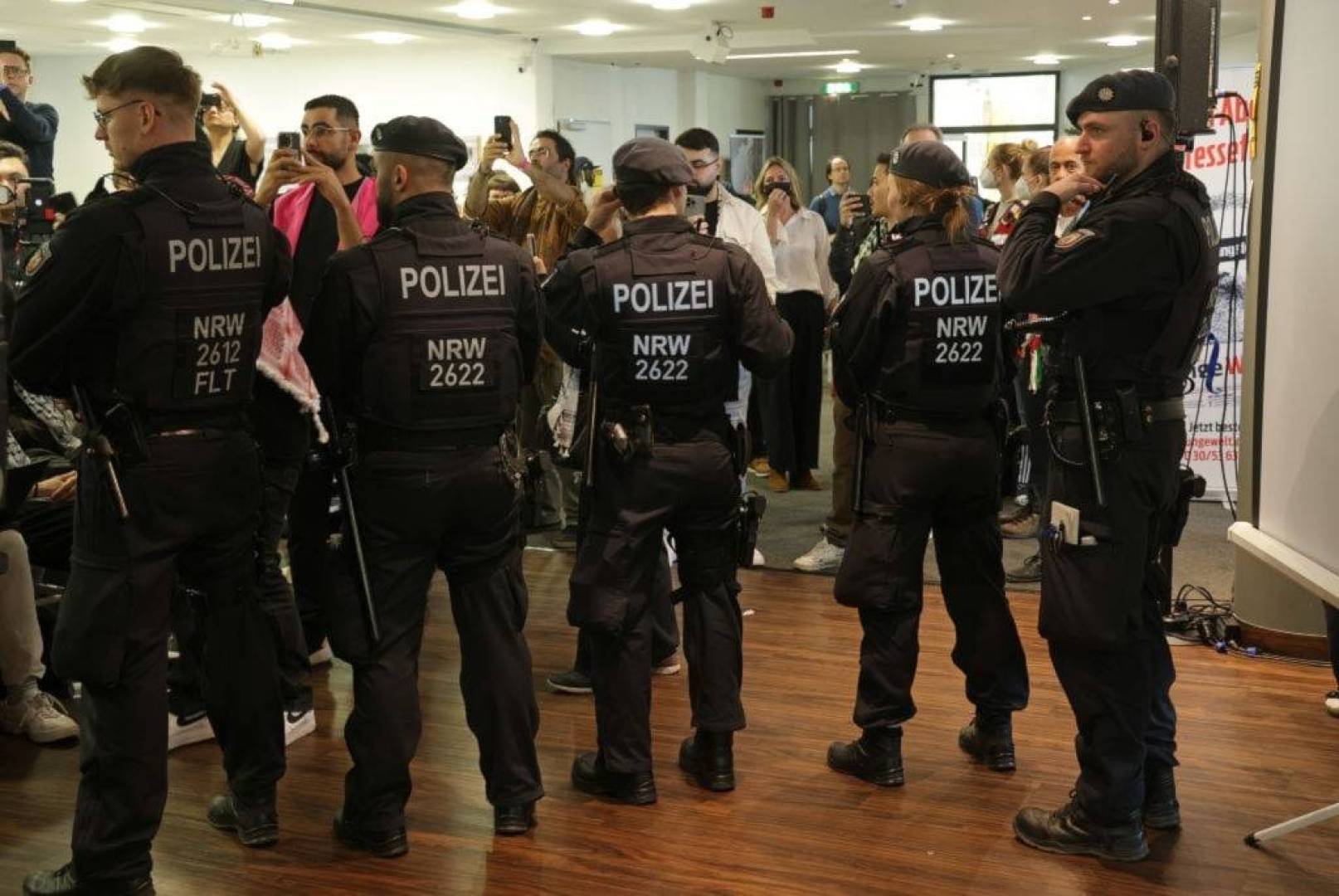 شرطة ألمانيا تحظر مؤتمرا مؤيدا لفلسطين في يومه الأول