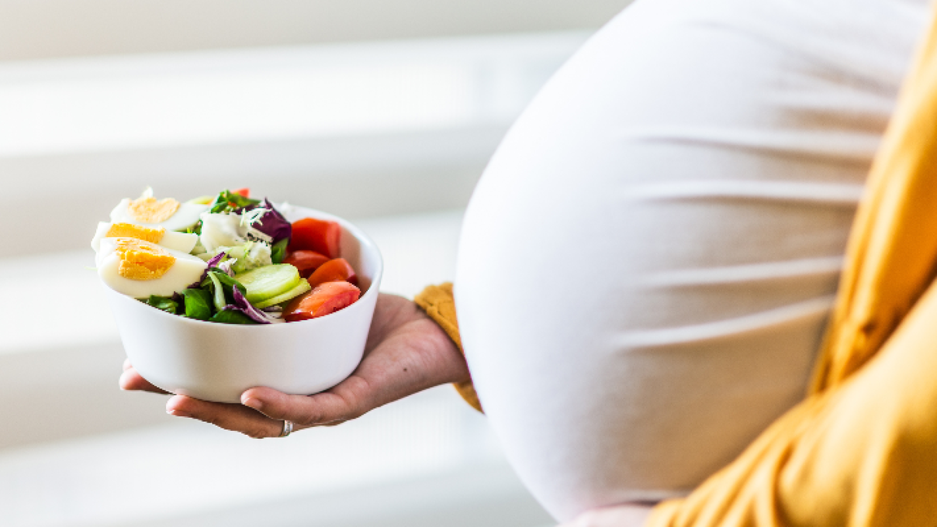 تأثير الأنظمة الغذائية للأم الحامل بملامح وجه جنينها