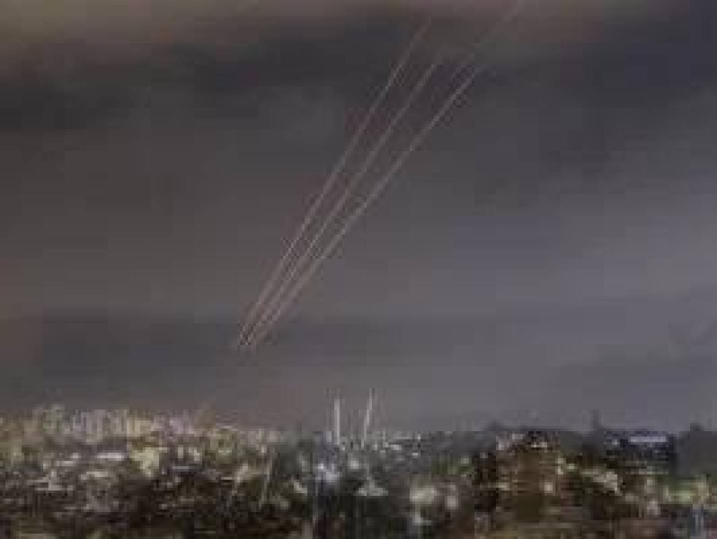 هجوم إسرائيلي على إيران والدفاعات الجوية تتصدى