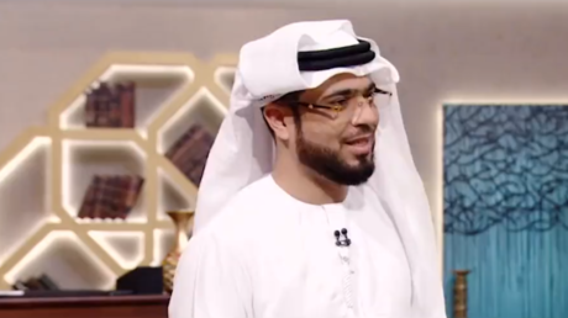 بفيديو مؤثر الداعية الإماراتي وسيم يوسف يعلن إصابته بـ