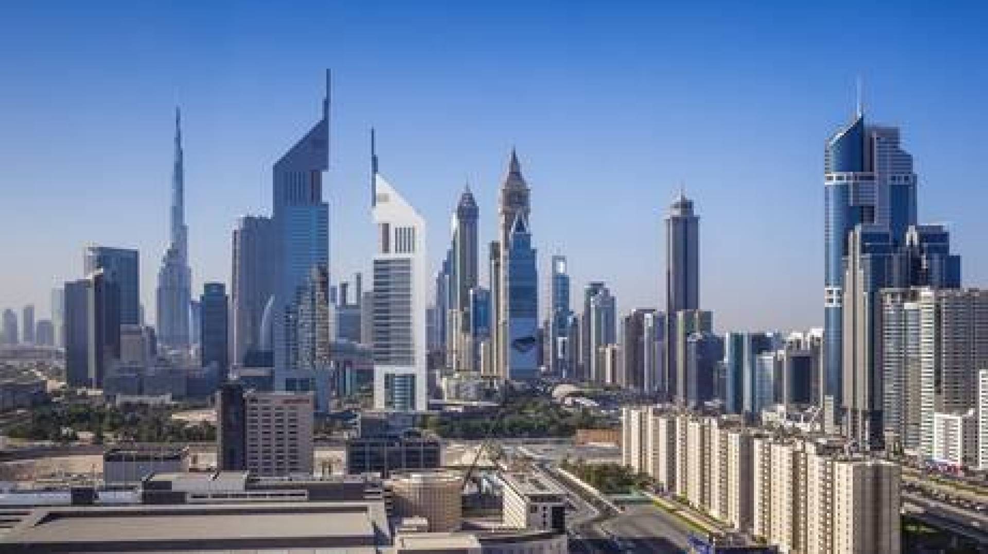 دبي تمنح الإقامة الذهبية لأئمة المساجد والخطباء والباحثين الدينيين