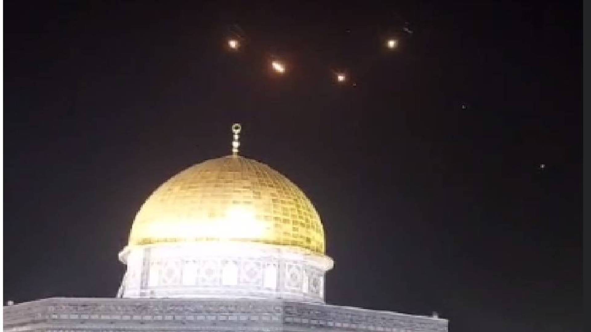 خامنئي ينشر فيديو للصواريخ الإيرانية فوق قبة الأقصى ويعلق عليه بالعبرية