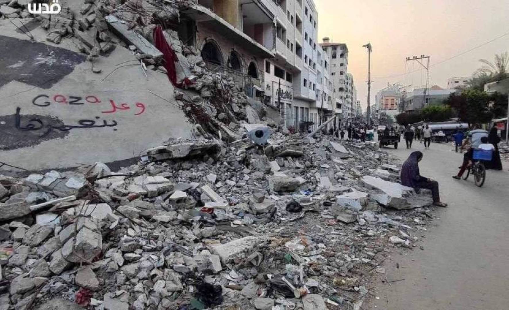 ليلة صعبة عاشها سكان قطاع غزة: أحزمة نارية لم تتوقف ومجازر في رفح والنصيرات والبريج