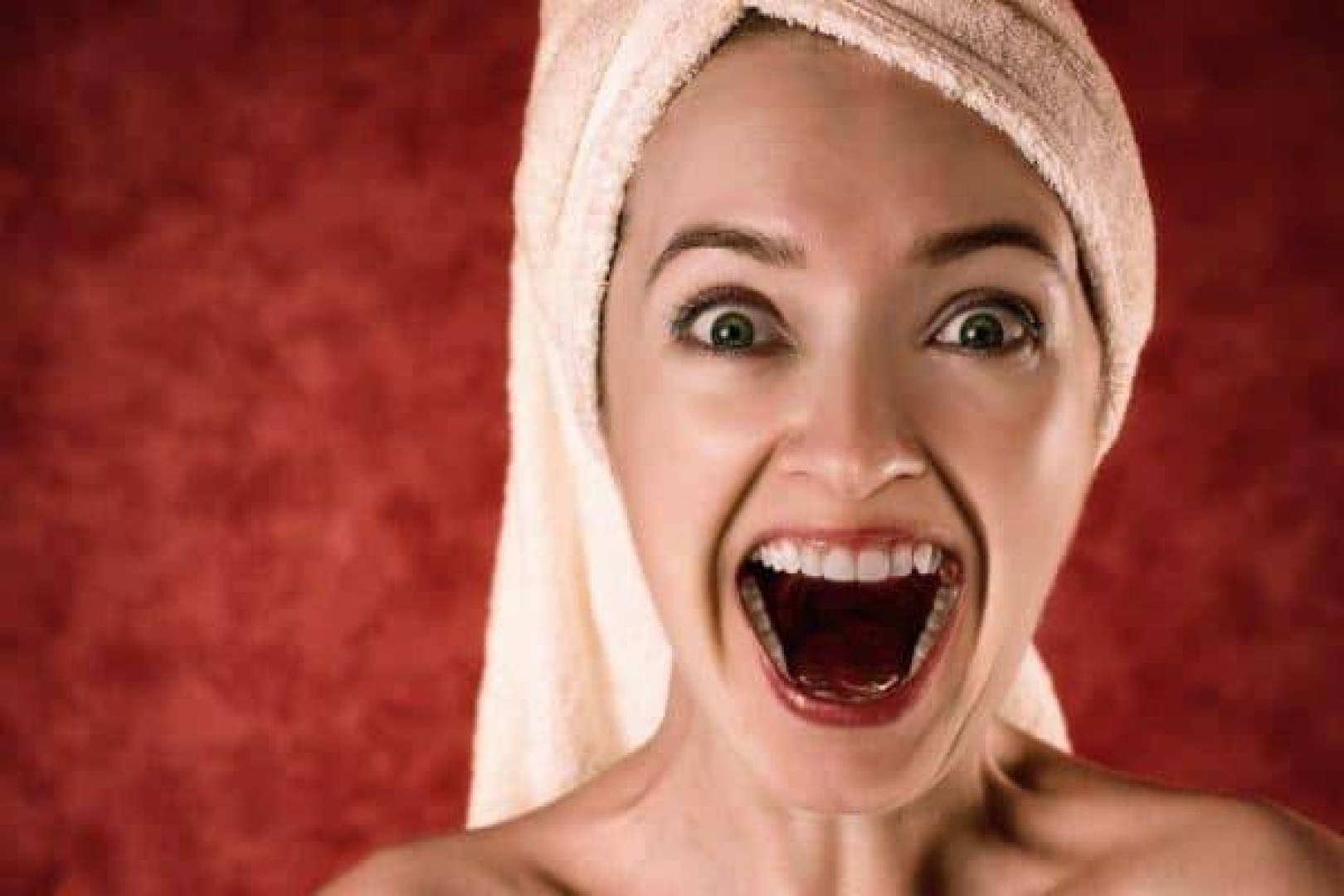 العلاقة بين أمراض الكلى وصحة الفم عند النساء بعد انقطاع الطمث